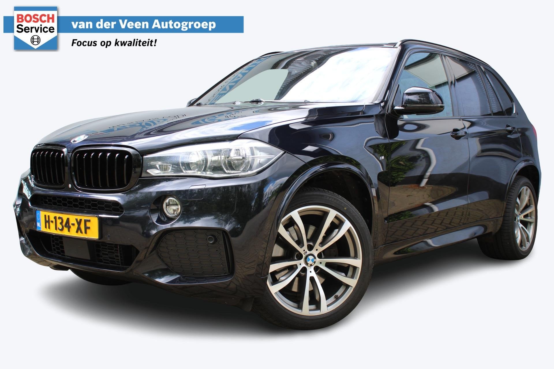 BMW X5 xDrive40d High Executive M-Sport | Panorama dak | Sof, Gebruikt, 2993 cc, 255 €/maand, Zwart