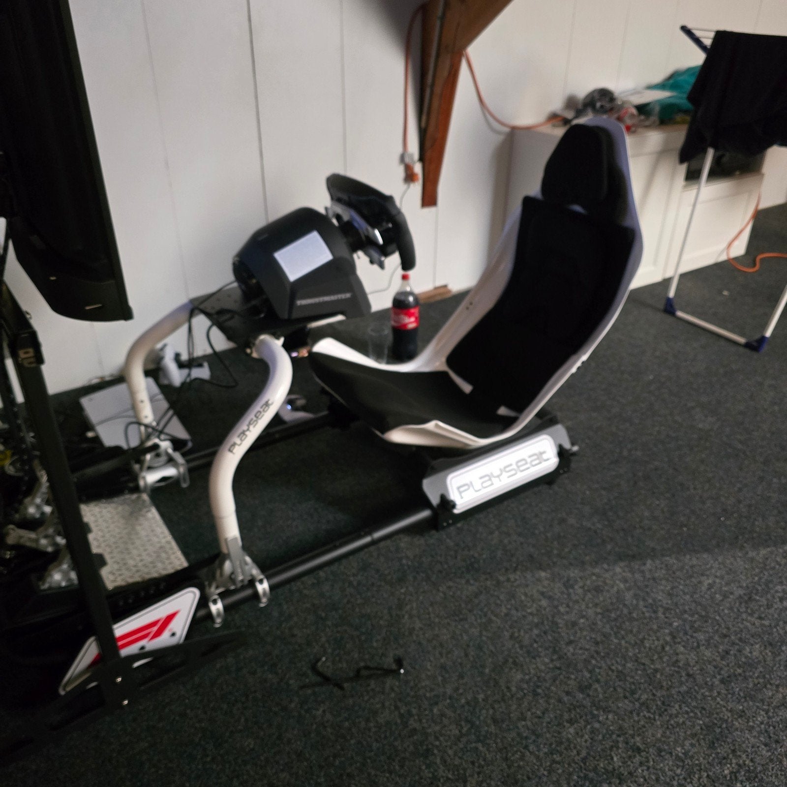 Playseat F1 race simulator met Thrustmaster T-GT en pedalen., Ophalen, Overige merken, Zo goed als nieuw