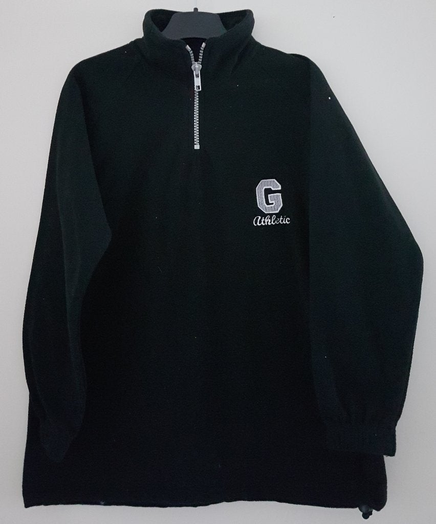 Zwarte GAP fleece trui maat 134/140 NIEUW (0532), Trui of Vest, Nieuw, Ophalen of Verzenden, GAP