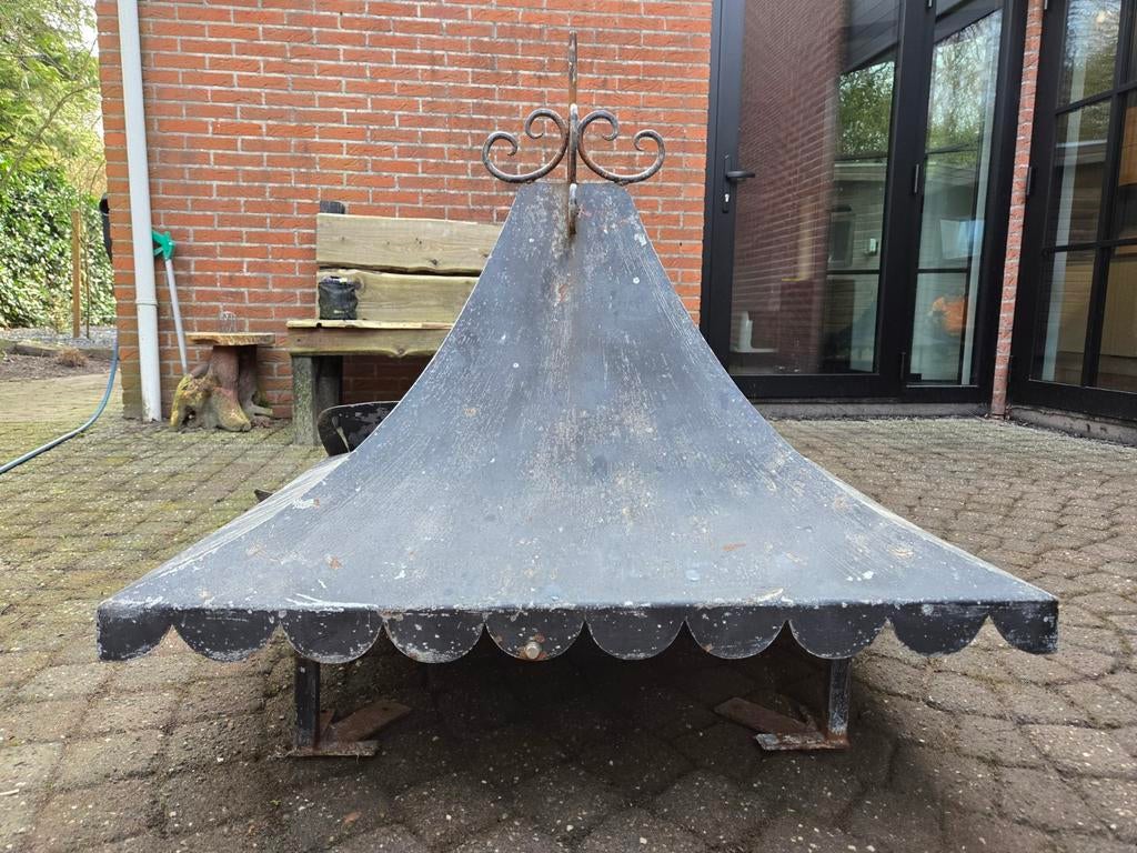 Schoorsteenkap met windwijzer - Zwart metaal, Ophalen, Gebruikt, Vrijstaand, Overige soorten
