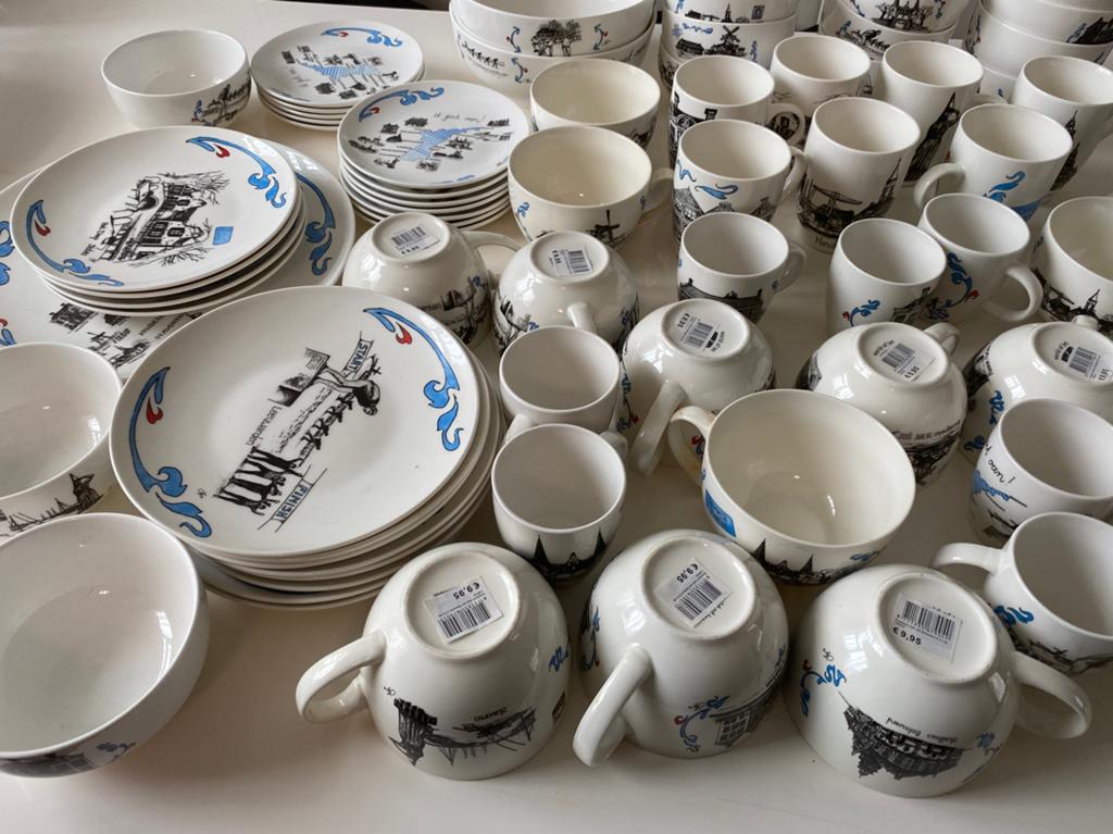 Jet steden tocht steden servies.(zie de foto), Ophalen of Verzenden, Aardewerk, Overige stijlen, Bord(en)