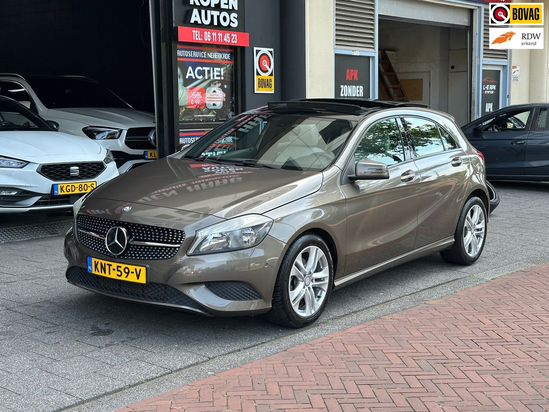 Mercedes-Benz A-klasse 200 Ambition Automaat Panoromadak, Auto's, Stof, Gebruikt, 1595 cc, Bedrijf