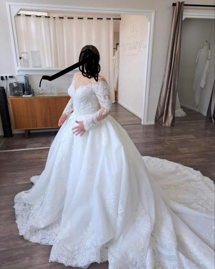 Bruidsjurk kant zo goed als nieuw corset hoepel, Kleding | Dames, Ophalen of Verzenden, Zo goed als nieuw, Wit, Trouwjurk