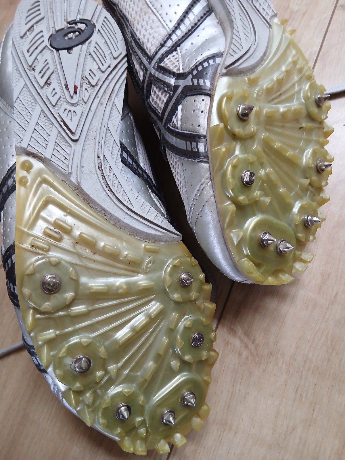 Asics allround spikes zo goed als nieuw, Ophalen of Verzenden, Zo goed als nieuw, Spikes, Hardlopen