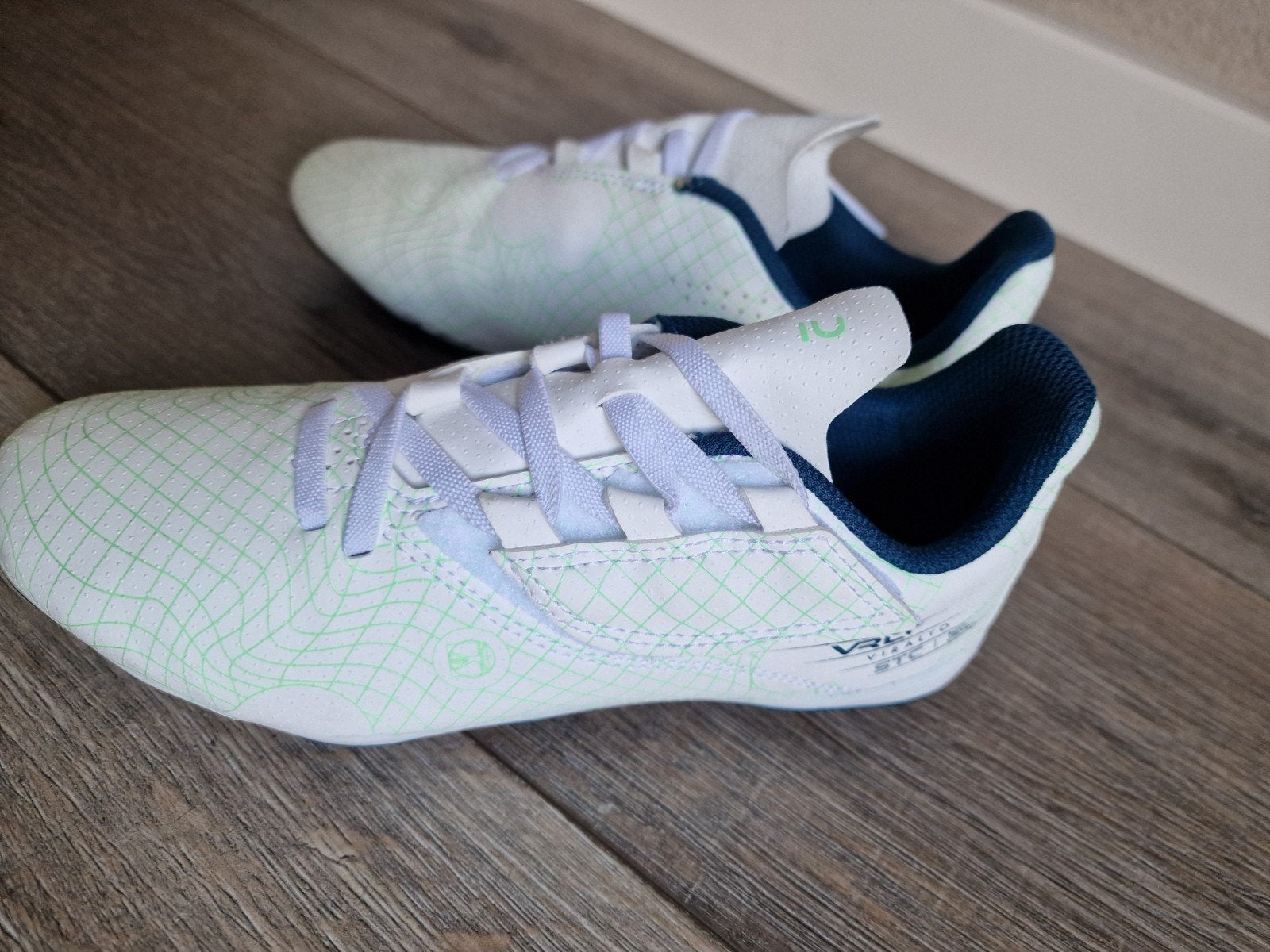 Voetbalschoenen maat 34, Maat XS of kleiner, Schoenen, Ophalen of Verzenden, Zo goed als nieuw