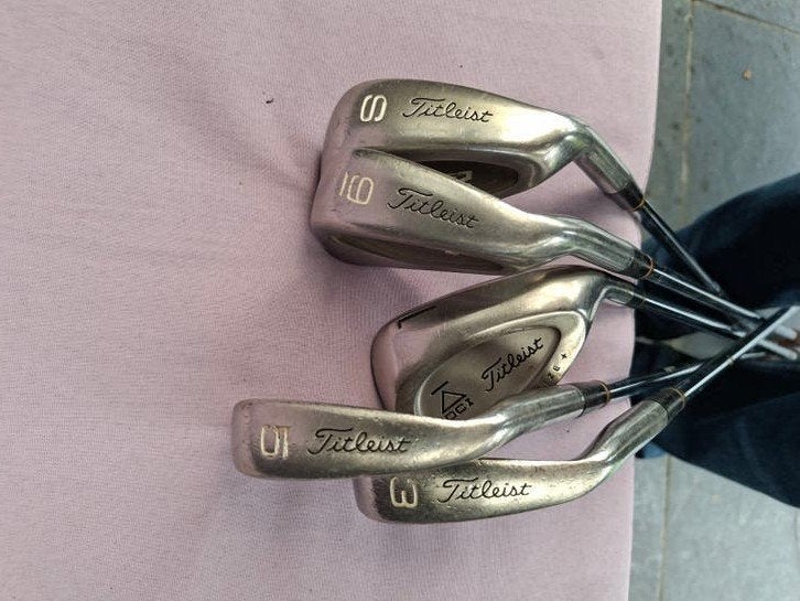 5 TITLEIST IJZERS, Ophalen