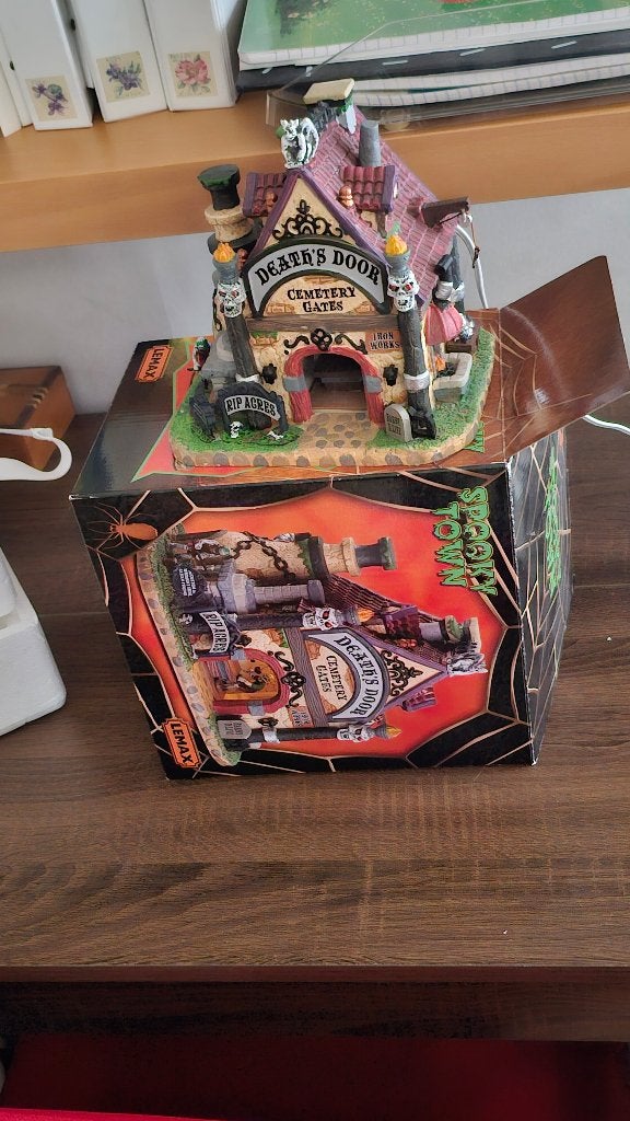 Lemax Spooky Town Death's Door, Ophalen of Verzenden, Zo goed als nieuw