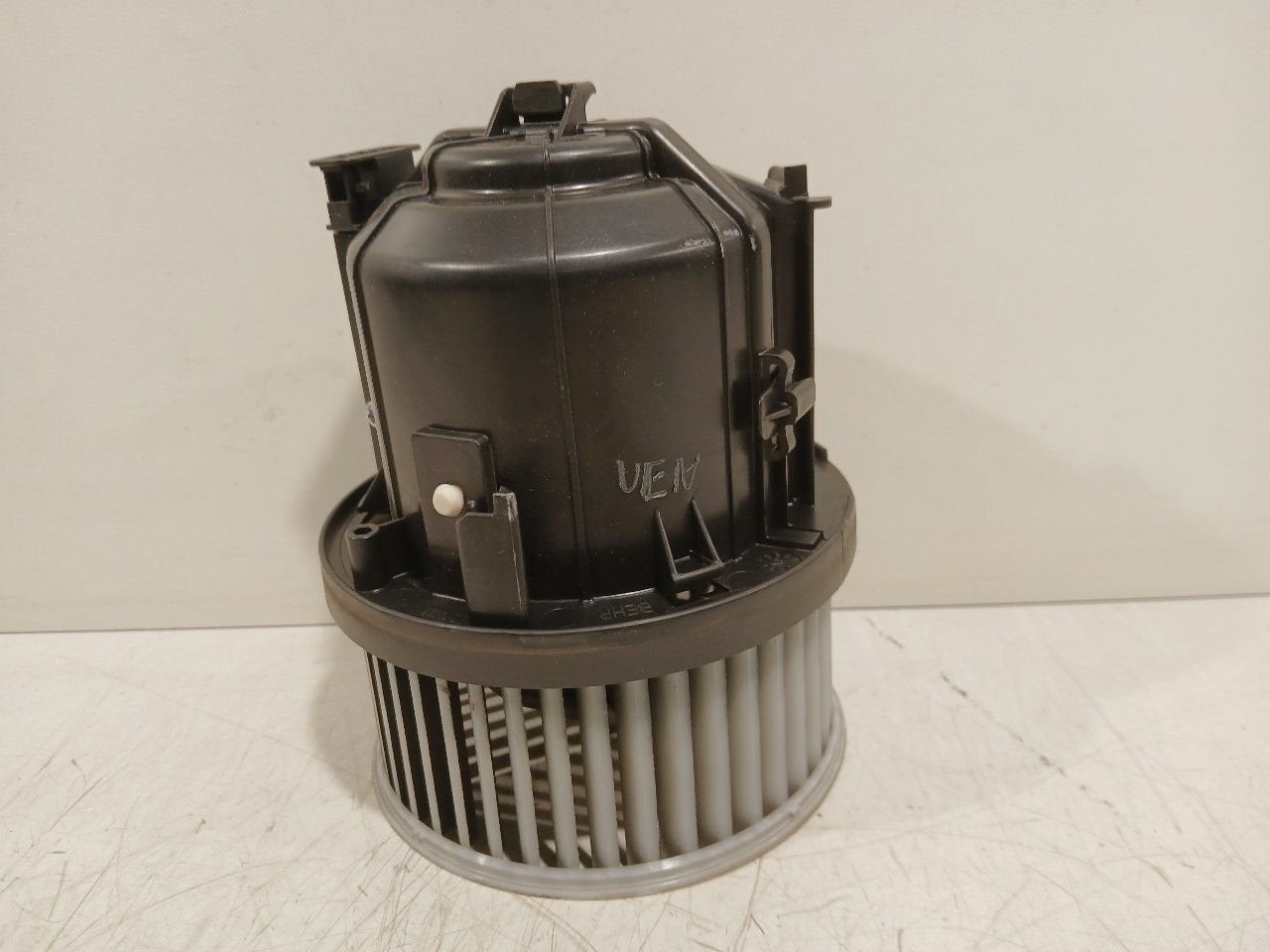 Kachel ventilator motor Land Rover Discovery, Onderdelen@venauto.nl, Van der Ven Autorecycling B.V., Ettenseweg 76, 4706 PB Roosendaal, The Netherlands
