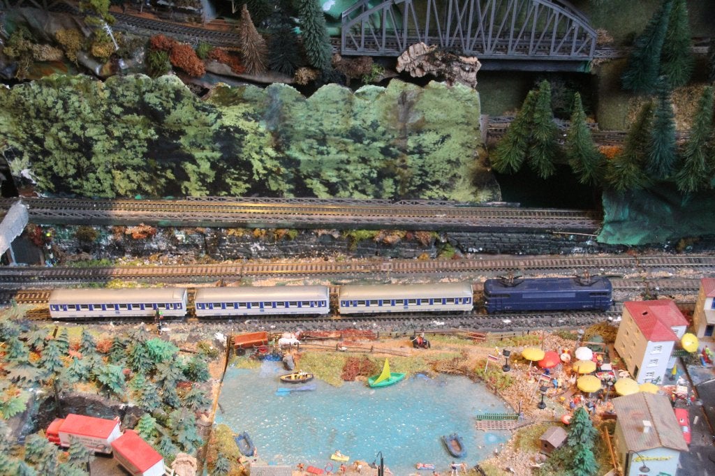 Jouef locomotief met 3 Lima rijtuigen wit/blauw, Gelijkstroom, Jouef, Ophalen of Verzenden, Analoog