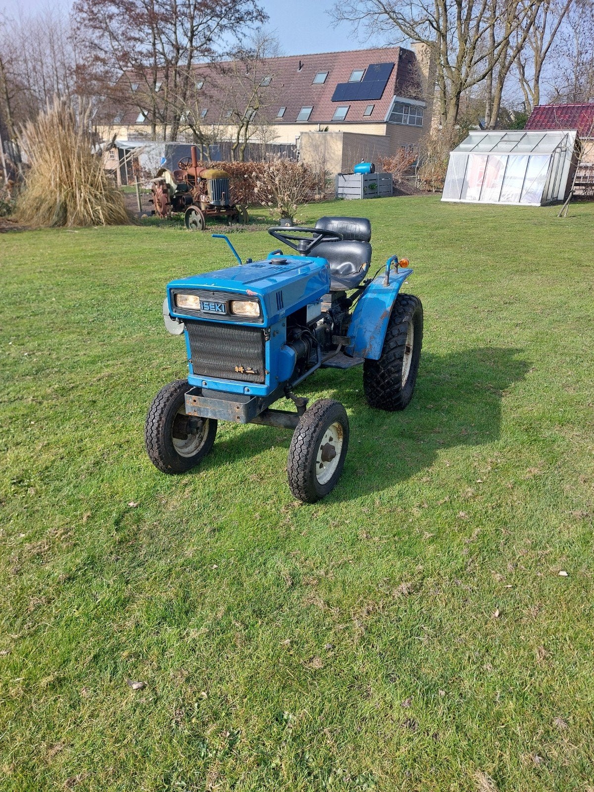 Iseki tx1300 op gazonbanden, Ophalen