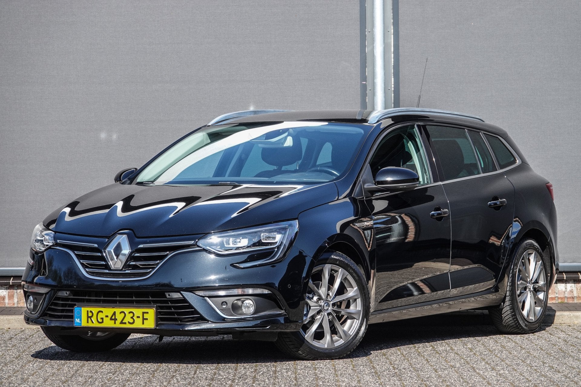 Renault Mégane Estate 1.2TCe 132Pk Aut. | Signature Exclusi, Gebruikt, 4 cilinders, 1198 cc, 19 km/l
