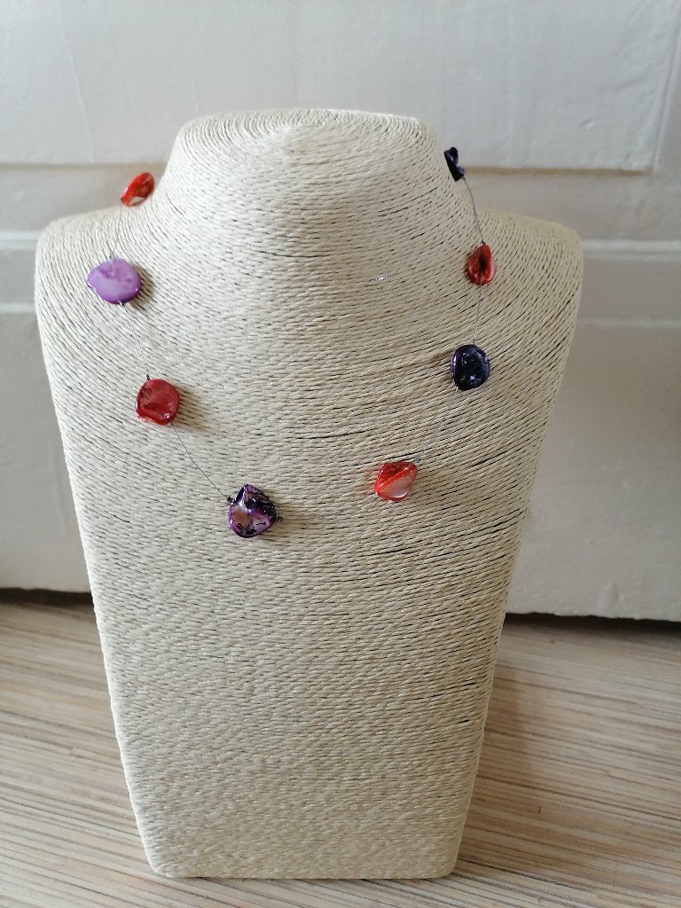 Nieuwe zelfgemaakte ketting met parelmoer paars/rood, Ophalen of Verzenden, Nieuw, Overige kleuren, Steen of Mineraal
