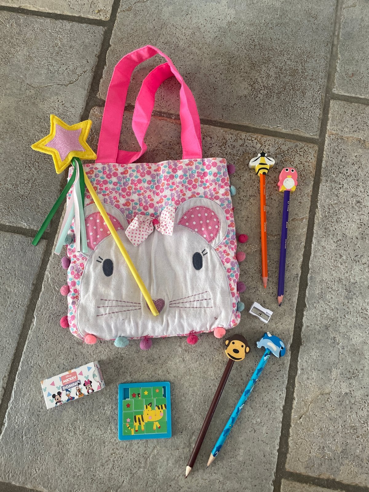 Leuk speelgoedpakket: tasje, potloden, puntenslijper, domino, Kinderen en Baby's, Ophalen of Verzenden, Gebruikt, Meisje