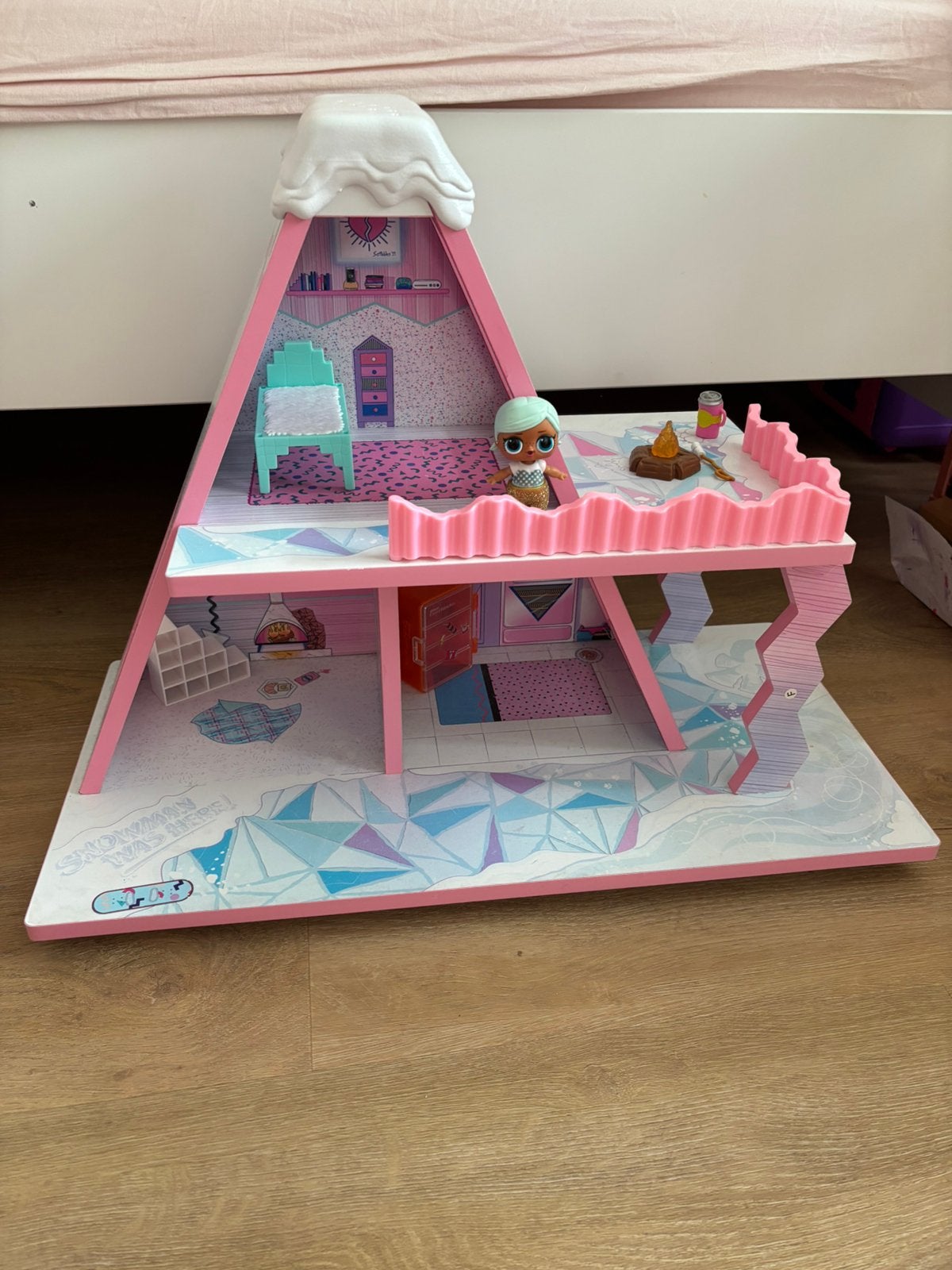 L.O.L. Surprise! Winter Disco Chalet Poppenhuis, Ophalen, Zo goed als nieuw, Poppenhuis