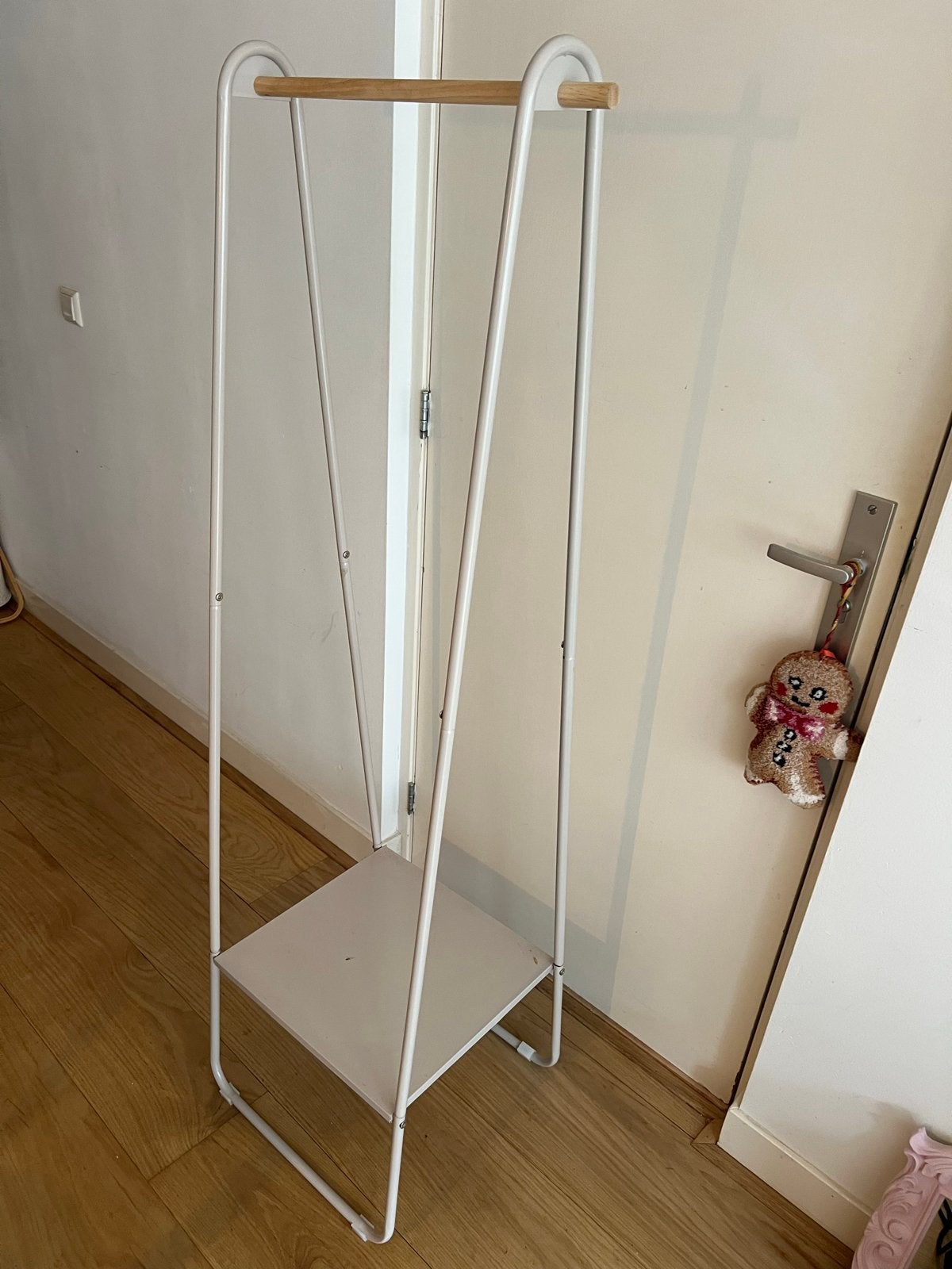 Kledingrekje Sostrene Grene taupe beige, Ophalen, Gebruikt