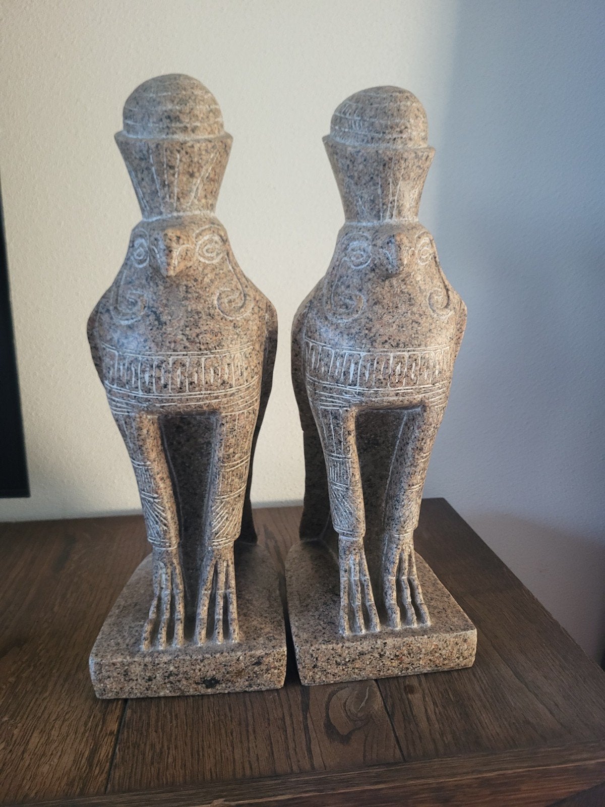 Set van 2 Egyptische Horus beelden, graniet, Ophalen, Handgemaakt, 20 - 50 cm, Steen of Keramiek