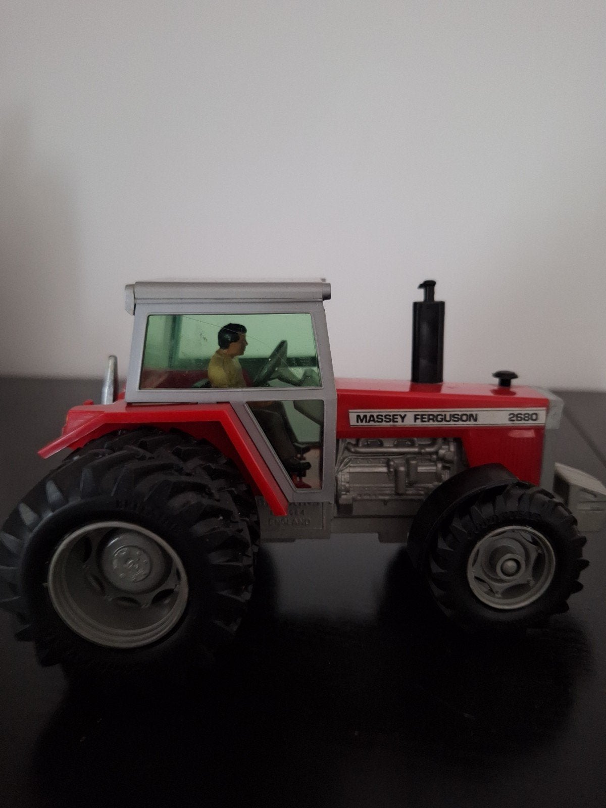 Britains Massey Ferguson 2680 met dubbellucht - bespeelde st, Ophalen of Verzenden, Gebruikt, Tractor of Landbouw, Britains
