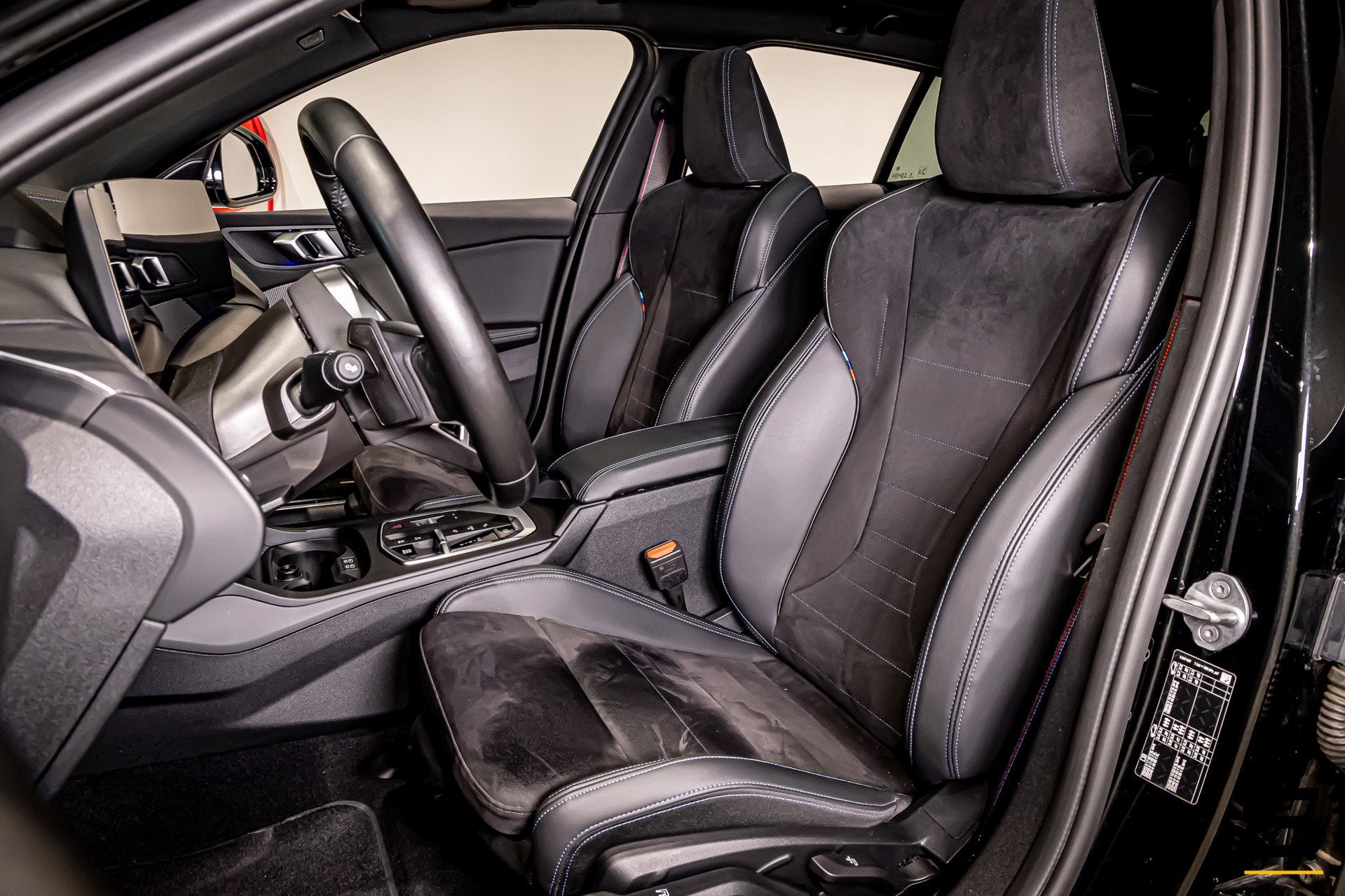 BMW 1-serie 120 M Sport Pro|Pano|H&K|HUD|360|ACC|Iconic|NE, Auto's, Dealer onderhouden, Zwart, 156 pk, Zwart
