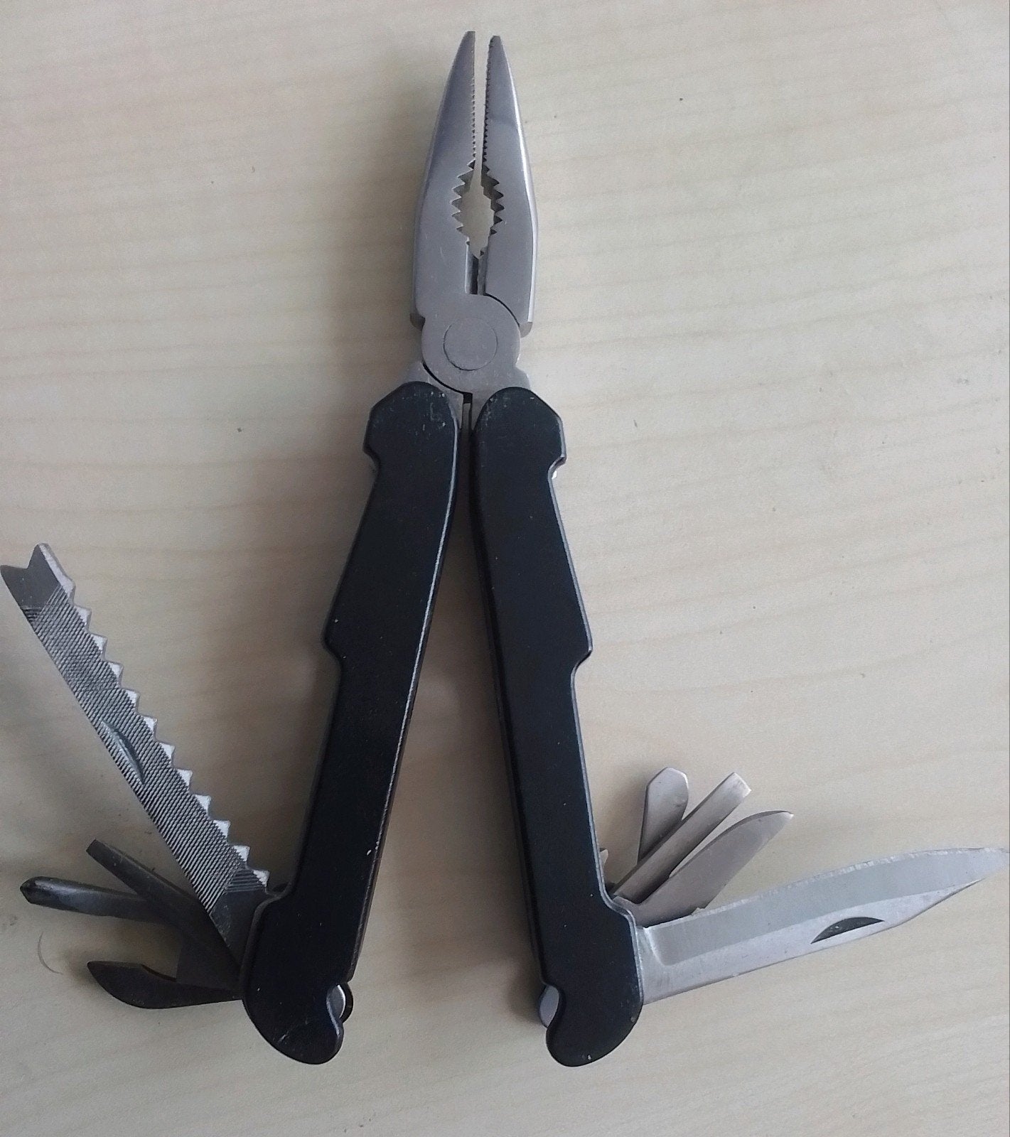 RVS Multitool met tang, zaag, mes en meer, Ophalen of Verzenden, Zo goed als nieuw, Multitool