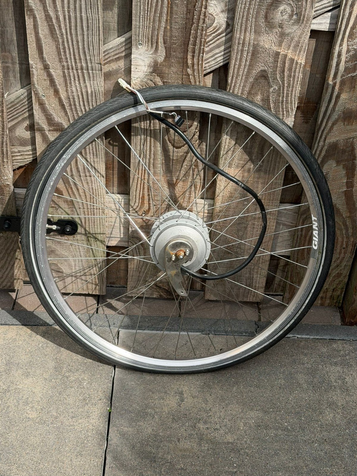 Giant Twist voorwiel 28 inch, 36V, nette staat, Fietsen en Brommers, Gebruikt, Elektrische fiets, Wiel, Giant