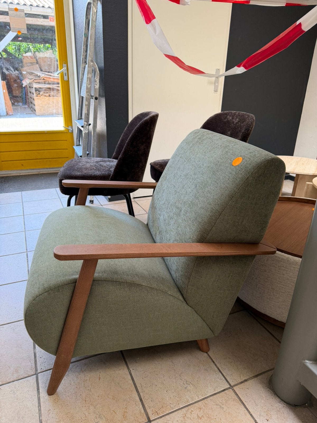 Fauteuil Kave Home, Ophalen, Nieuw, Stof, 50 tot 75 cm