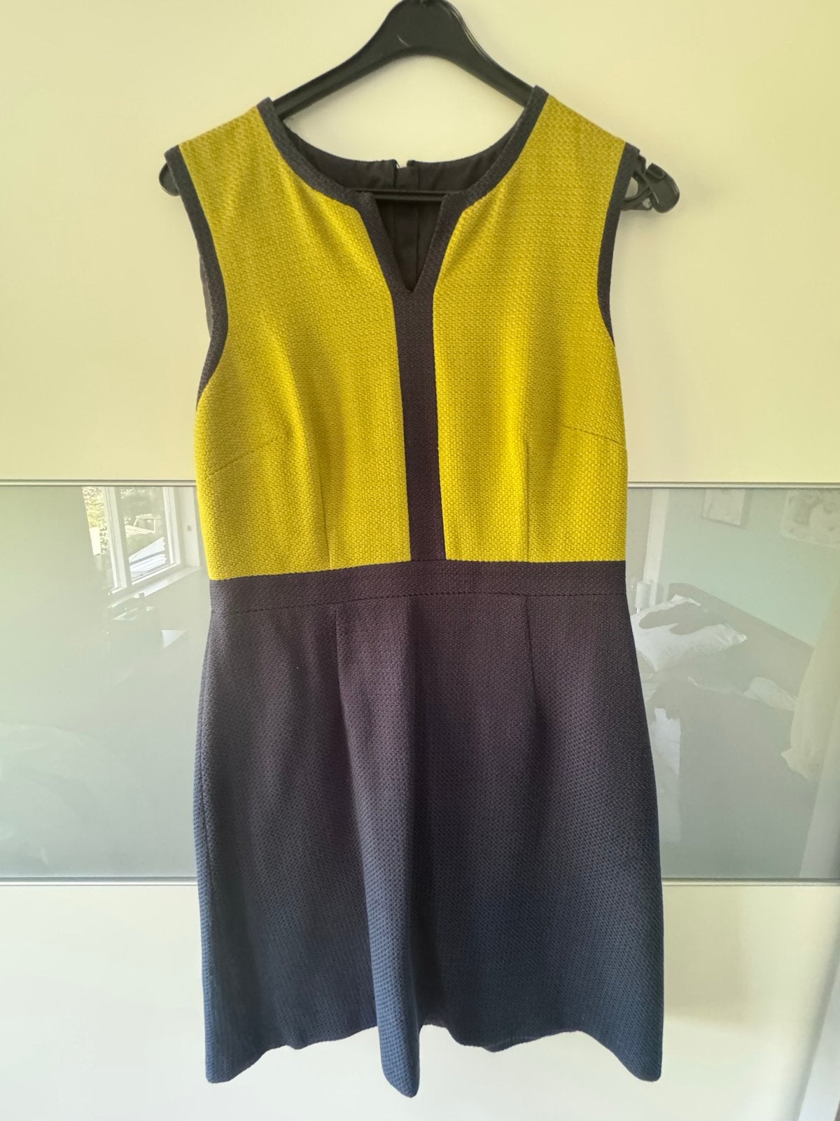 Hobbs London Jurk - Okergeel & Donkerblauw - Maat 38/40 (M), Kleding | Dames, Maat 38/40 (M), Geel, Ophalen of Verzenden, Zo goed als nieuw