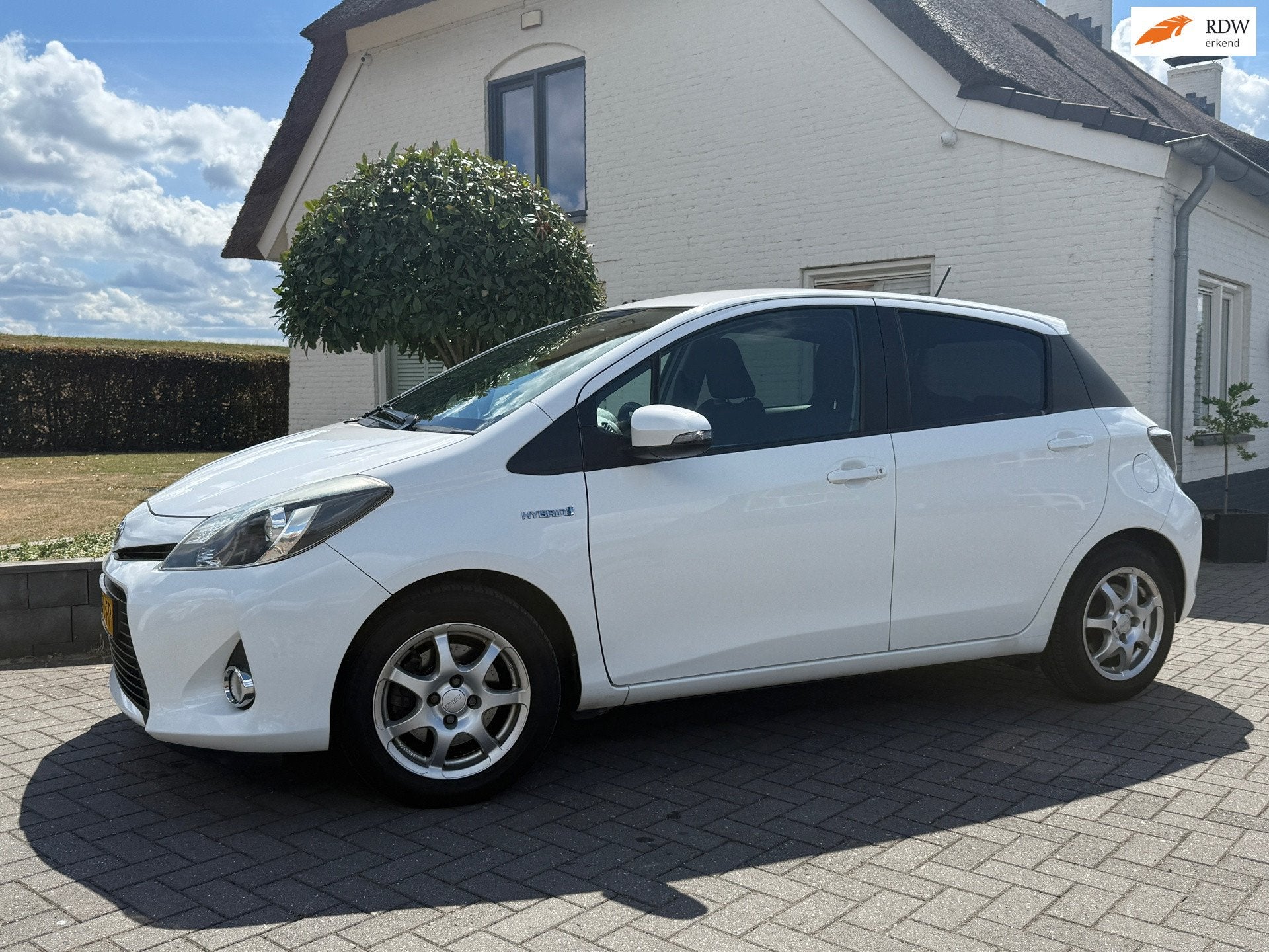 Toyota Yaris 1.5 Full Hybrid / Bj:2013 / Automaat / Camera, Auto's, Euro 5, 1497 cc, Gebruikt, 4 cilinders