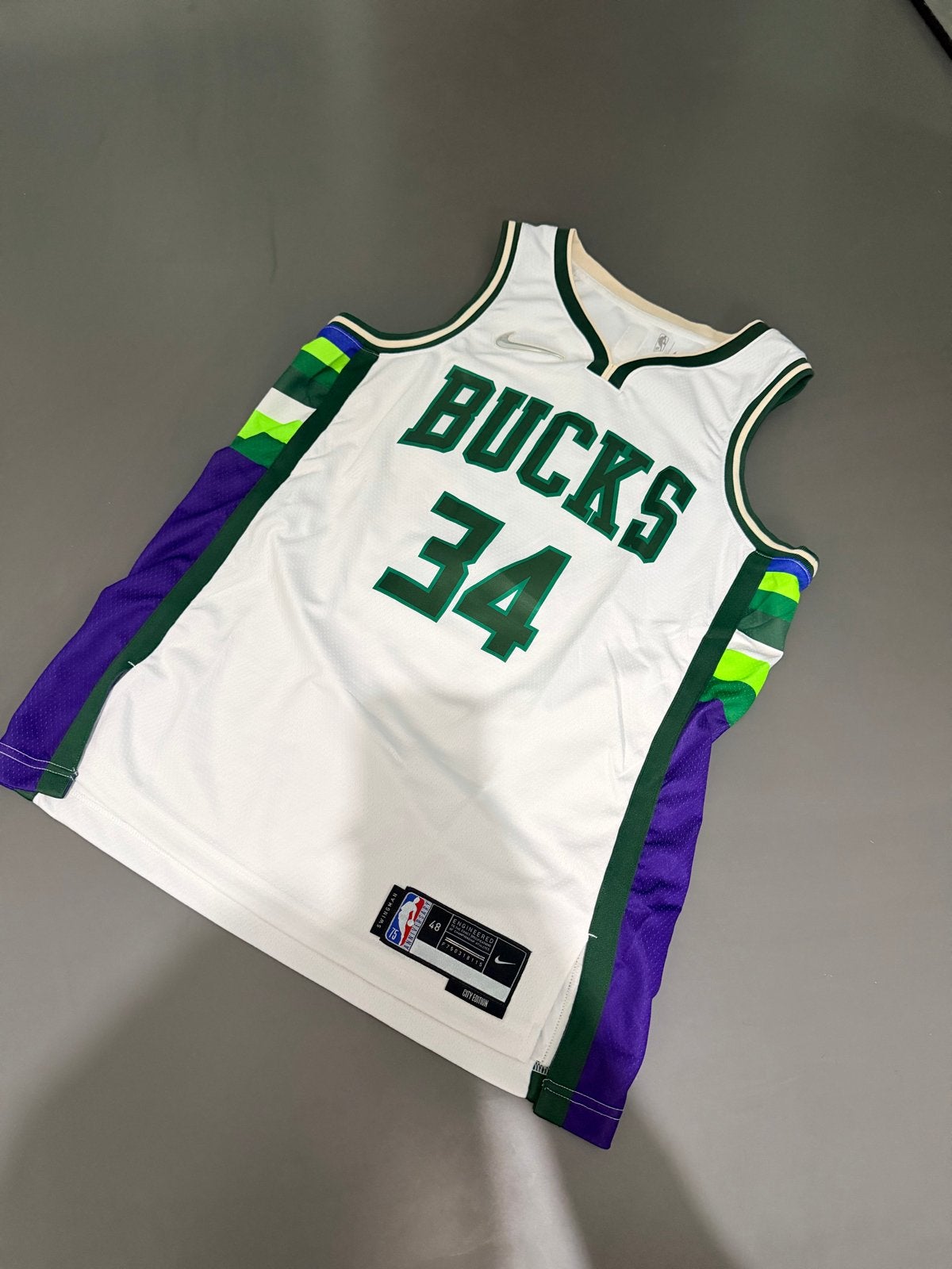 NBA Milwaukee Bucks Antetokounmpo Jersey - Maat L, Ophalen of Verzenden, Zo goed als nieuw