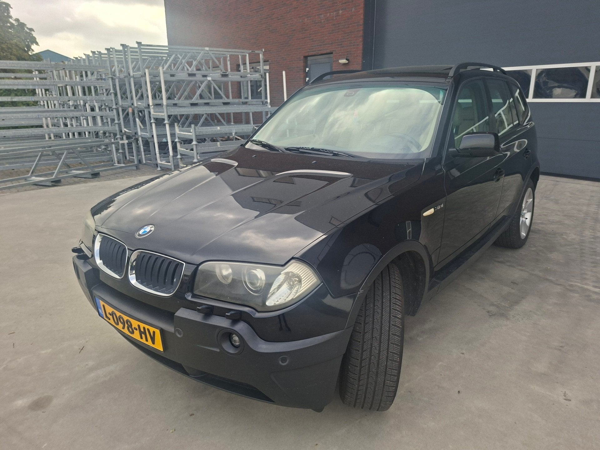 Foto 3 van BMW X3 3.0i Automaat Leer schuifdak