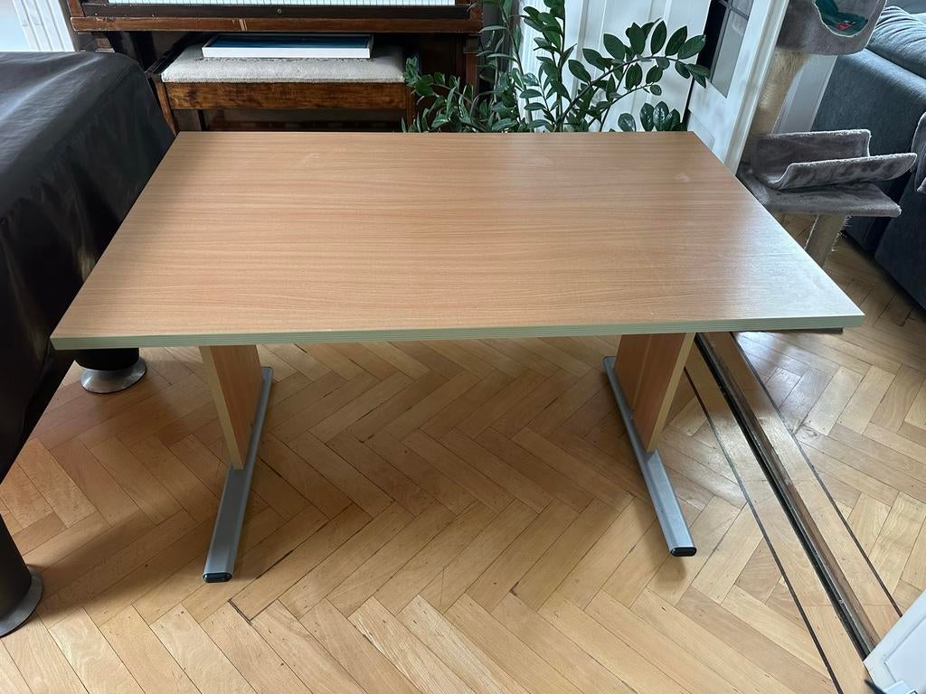 Houten bureau/tafel met metalen onderstel, Huis en Inrichting, Ophalen, Gebruikt, 75 cm of meer, 60 cm of meer
