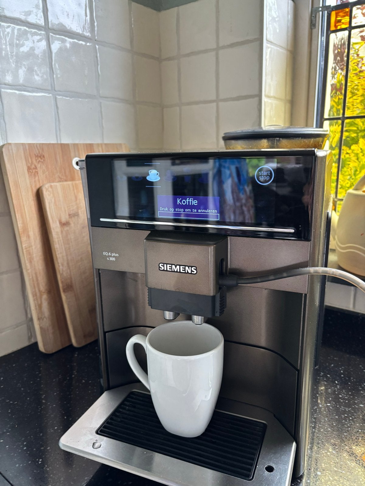 Siemens EQ.6 plus s300 volautomatische espressomachine, Ophalen, Afneembaar waterreservoir, Gebruikt, Espresso apparaat