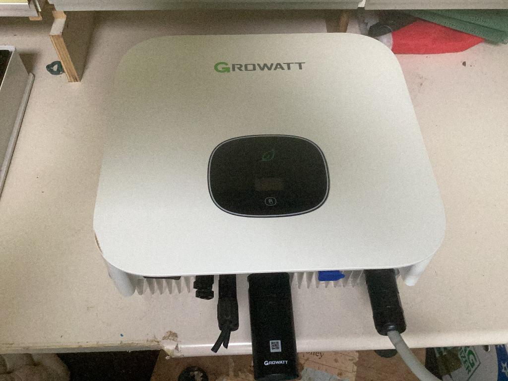 Omvormer zonnepanelen, Ophalen, Zo goed als nieuw
