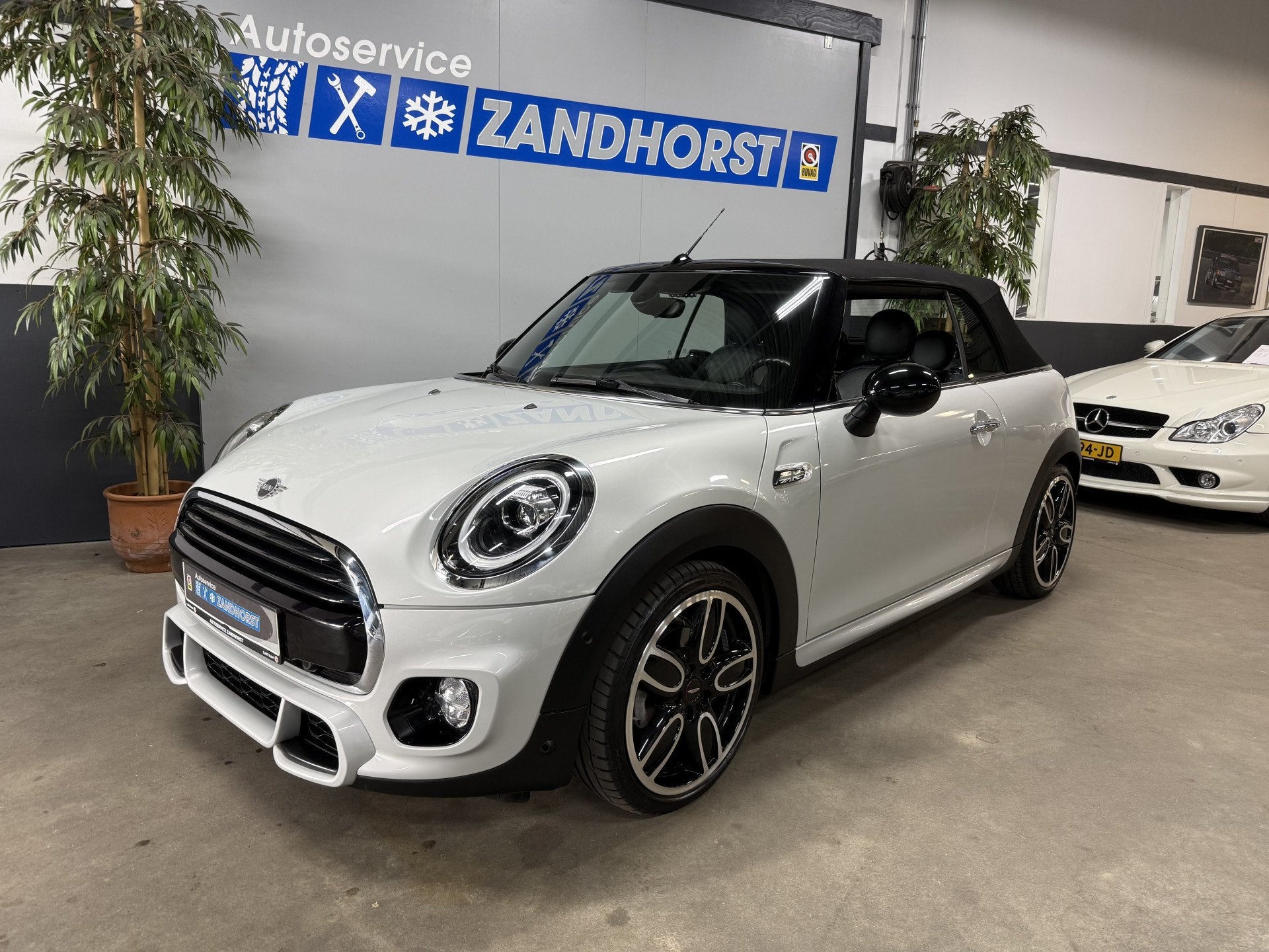 MINI Cabrio 1.5 Cooper Salt // Leer // Mini Yours // JCW!, Auto's, 136 pk, Gebruikt, Euro 6, Cabriolet