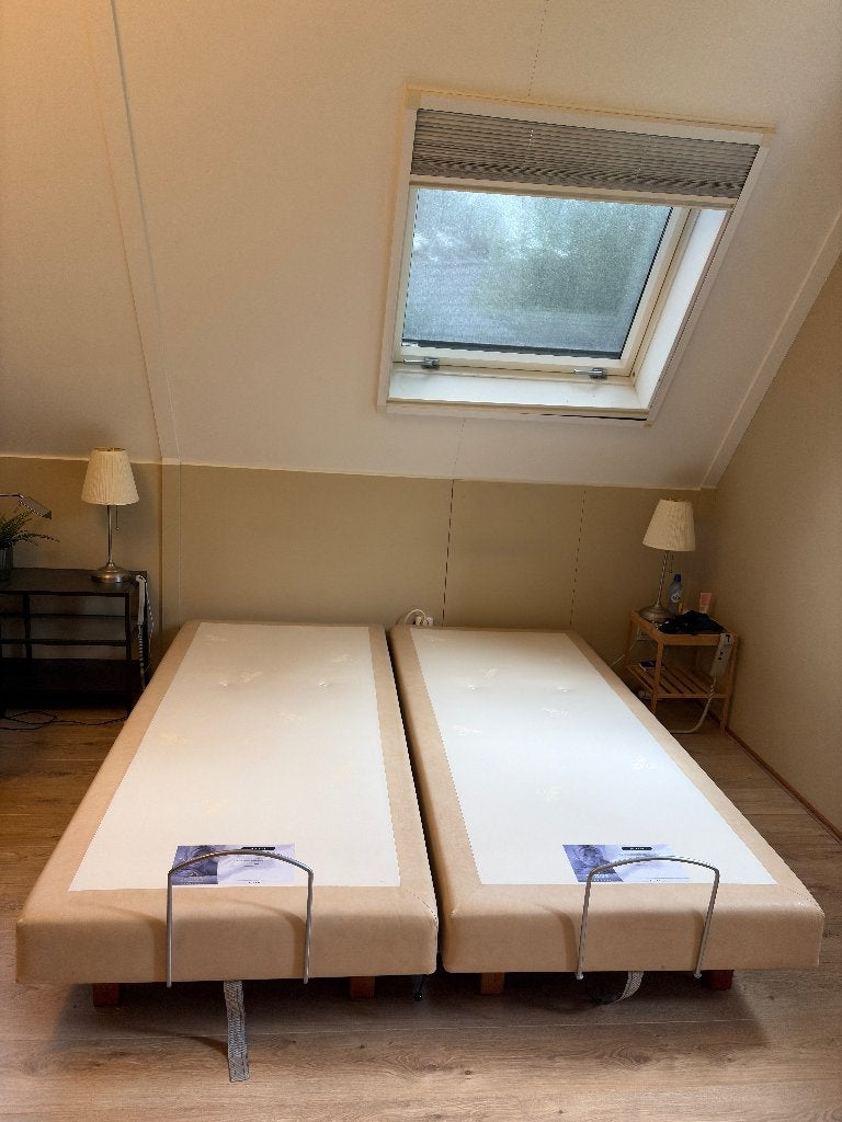 Eastborn bedbodem 2 maal 90x210, Ophalen, Gebruikt, 90 cm, Eenpersoons