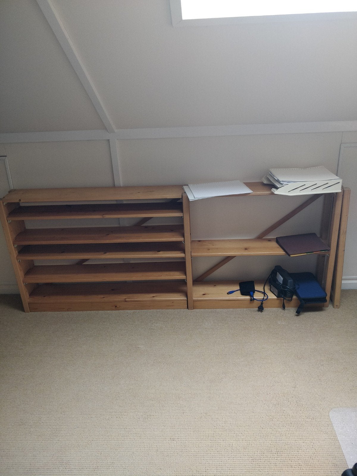 Houten Boekenkast/opbergrek (Wedeka), Huis en Inrichting, Ophalen, Met plank(en), Gebruikt, Functioneel, Klassiek