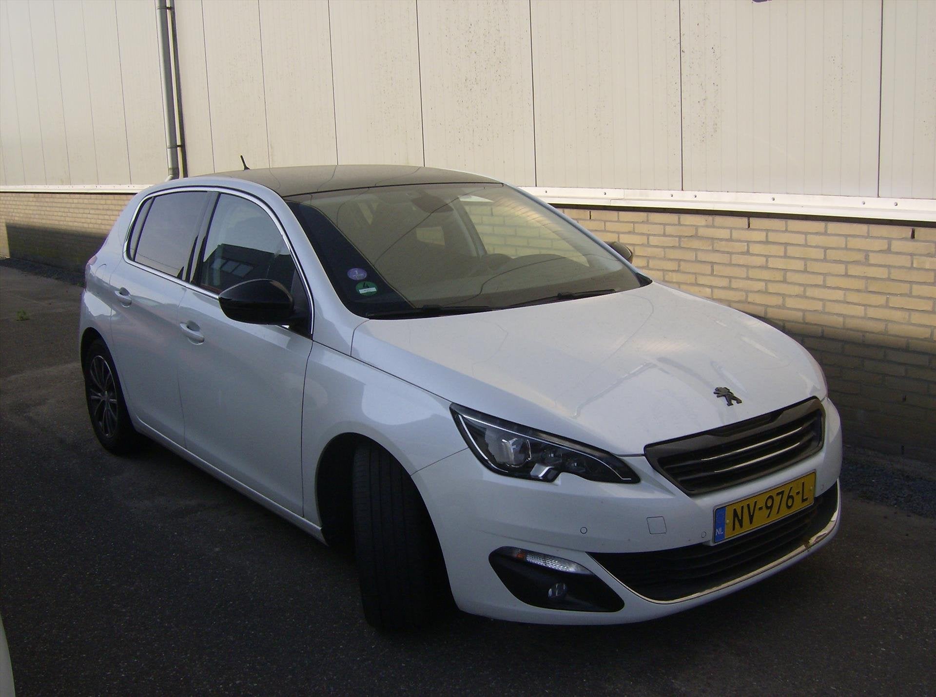 PEUGEOT 308 1.2 130pk ;S Allure Pano ! Distributie vervangen, Voorwielaandrijving, Stof, Gebruikt, Euro 6