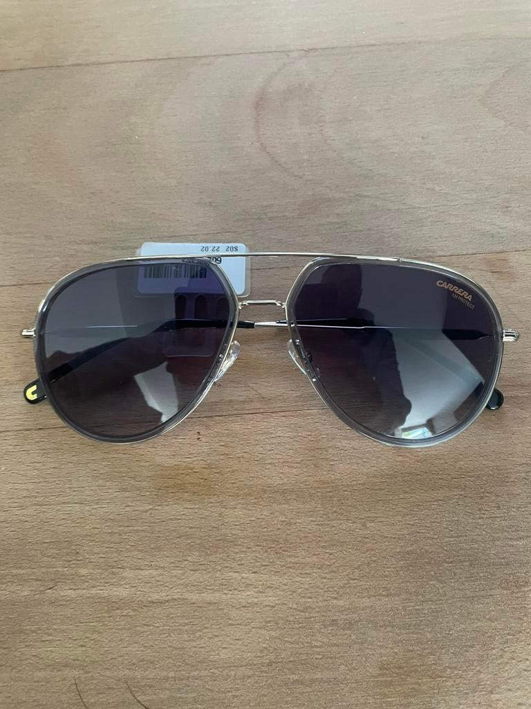 Nieuwe carrera uv protect zonnebril koste nieuw 179€, Sieraden, Tassen en Uiterlijk, Zonnebrillen en Brillen | Heren, Ophalen of Verzenden