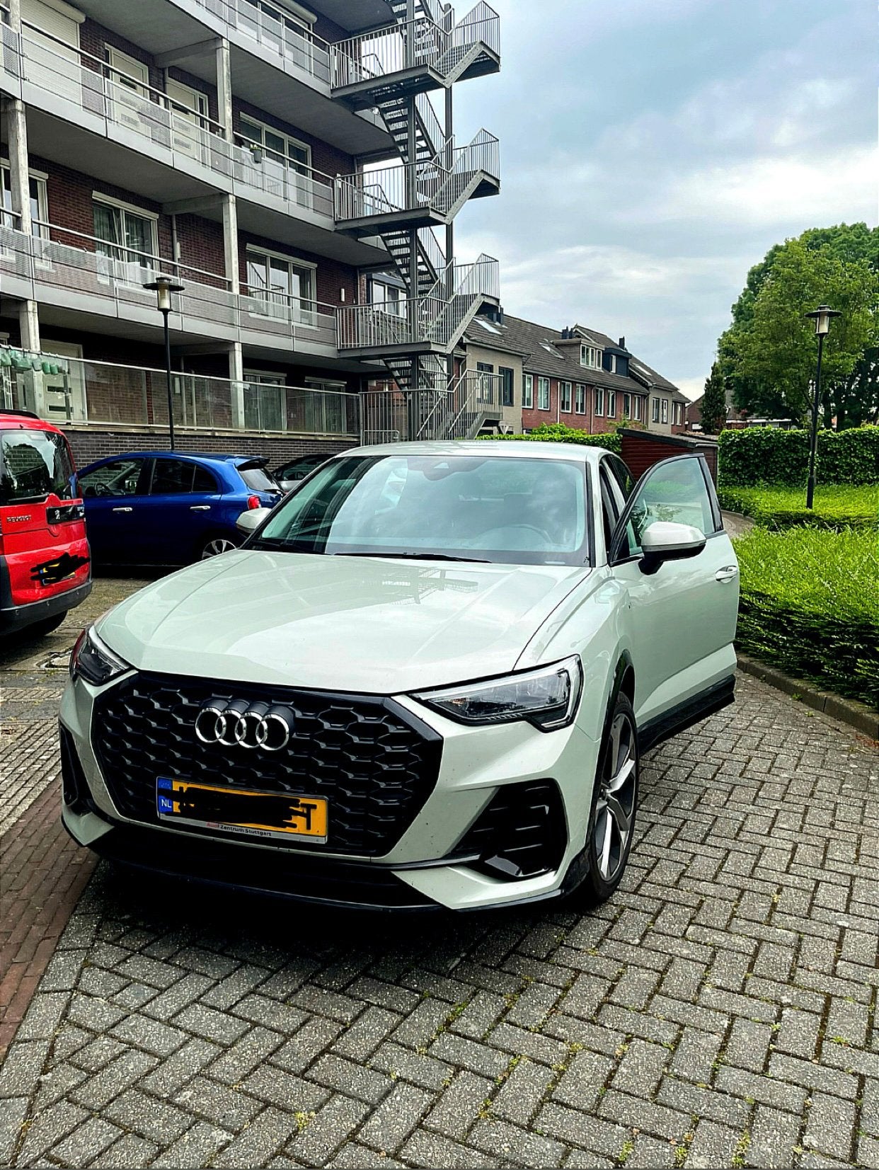 Audi Q3 Sportback 2023 S-line 35 TFSI S-Tronic / SONOS/  20", Auto's, Audi, Stof, 4 cilinders, 14 km/l, 750 kg