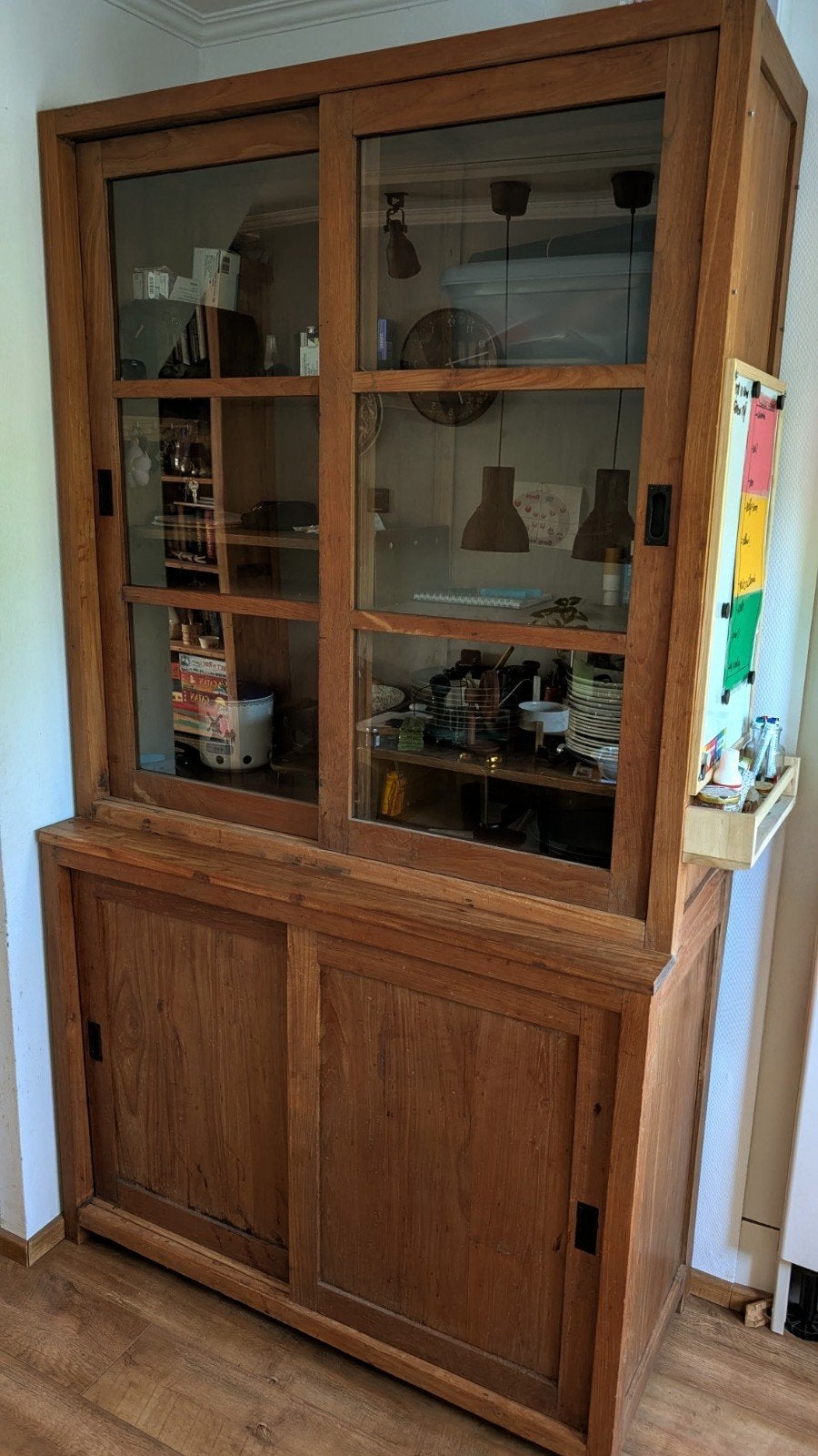Teakhouten vitrinekast met schuifdeuren, Ophalen, Tijdloos, Koloniaal, 100 tot 150 cm, Teakhout