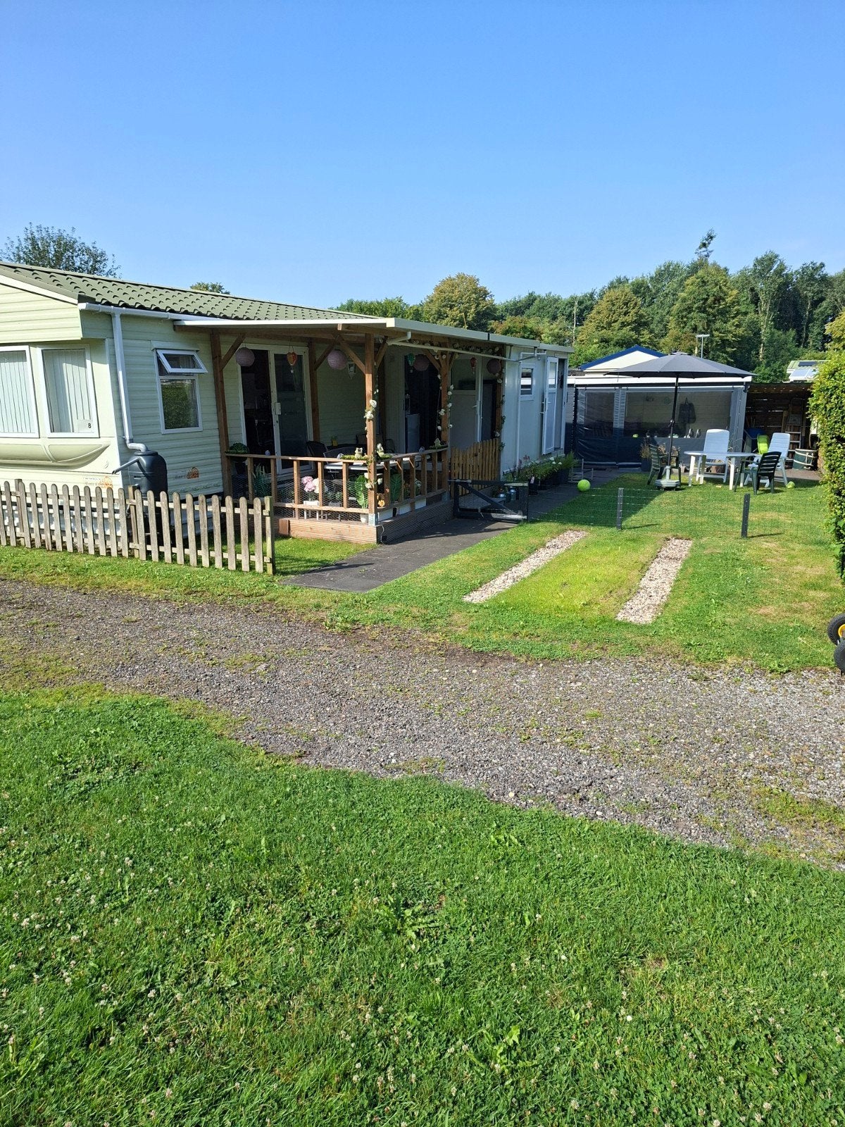 Goed onderhouden stacaravan aan het water, Caravans en Kamperen, Stacaravans