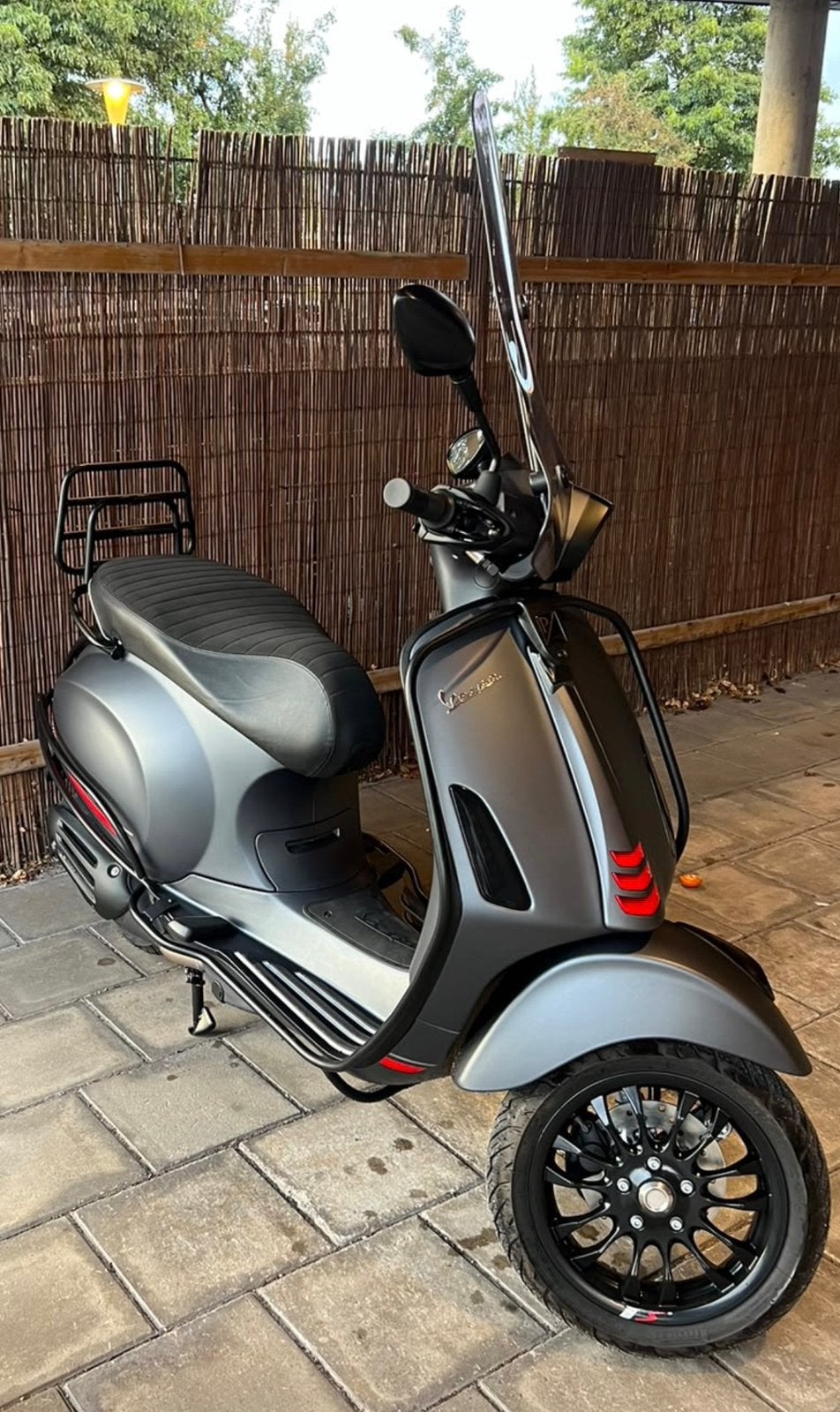 Vespa Sprint 50cc matgrijs - Bouwjaar2024 - slecht 2.000 km!, Maximaal 45 km/u, Vespa S, Ophalen of Verzenden, Zo goed als nieuw