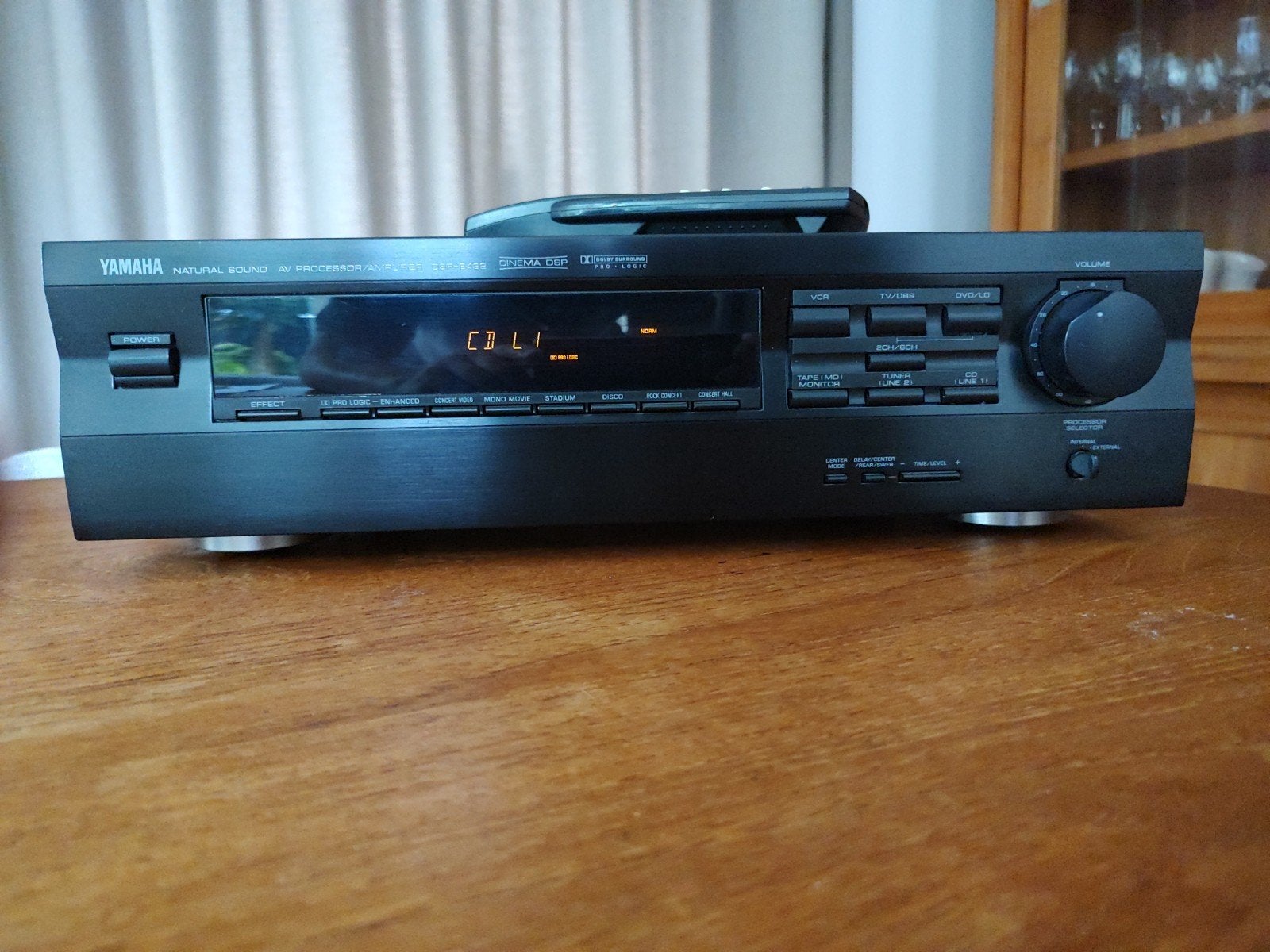 Yamaha DSP-E492 Natural Sound AV DSP-versterker, Gebruikt, Yamaha, Ophalen of Verzenden, 120 watt of meer