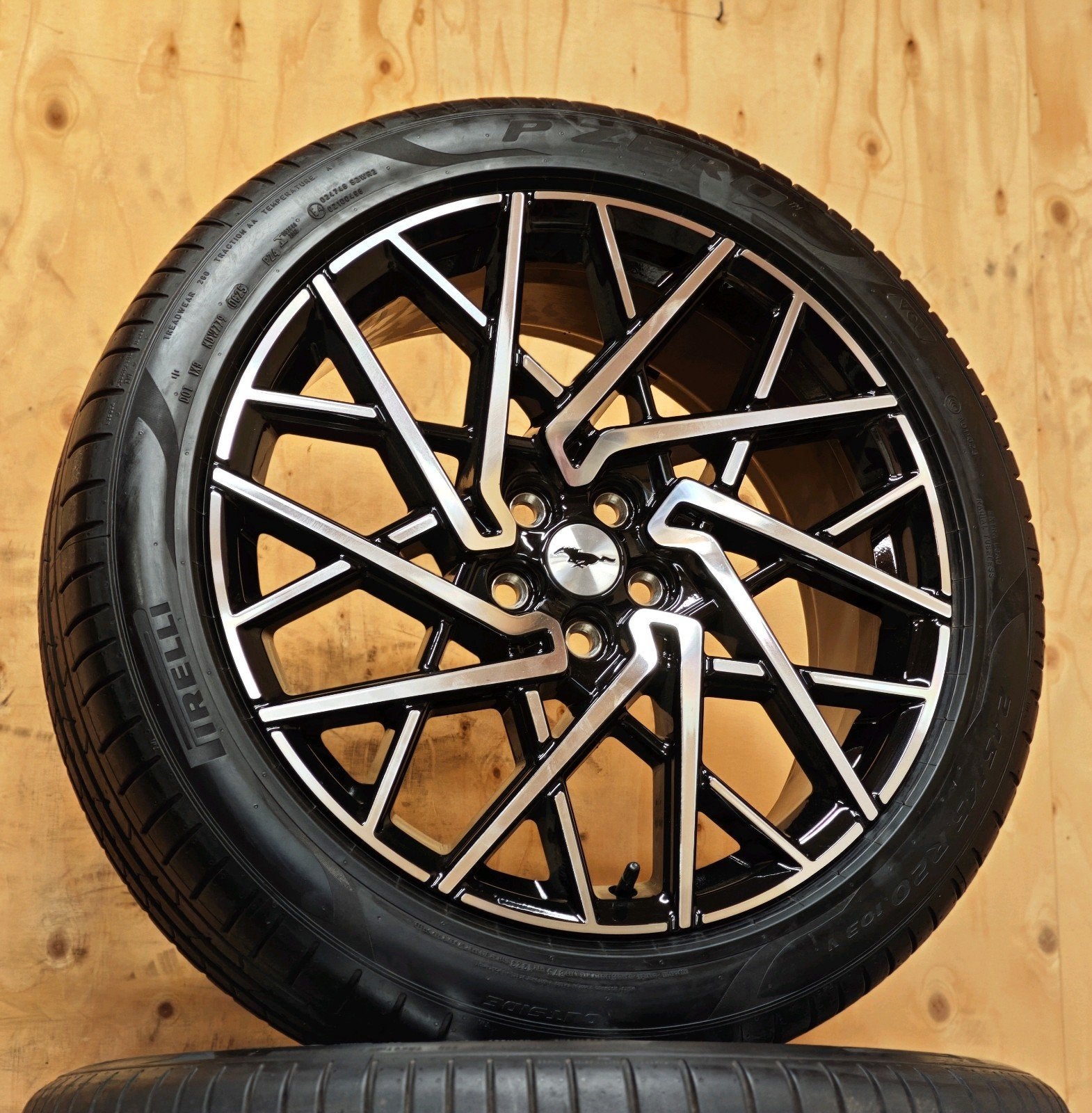 Org. 20" Mustang Mache velgen Pirelli mach-e Ford Mach E, Auto-onderdelen, Ford, Banden en Velgen, Ophalen of Verzenden, 🛞