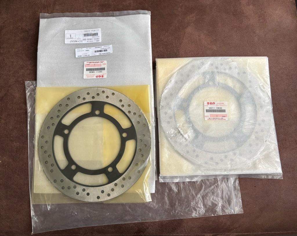 Ongebruikte Remschijven voorwiel Suzuki Burgman AN 400, Motoren, Ophalen of Verzenden