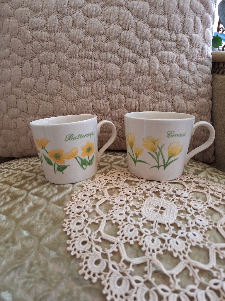 2 Vintage Bloemen Bekers van Landzeit ** Mimosa **, Huis en Inrichting, Zo goed als nieuw, Overige stijlen, Aardewerk, Mok