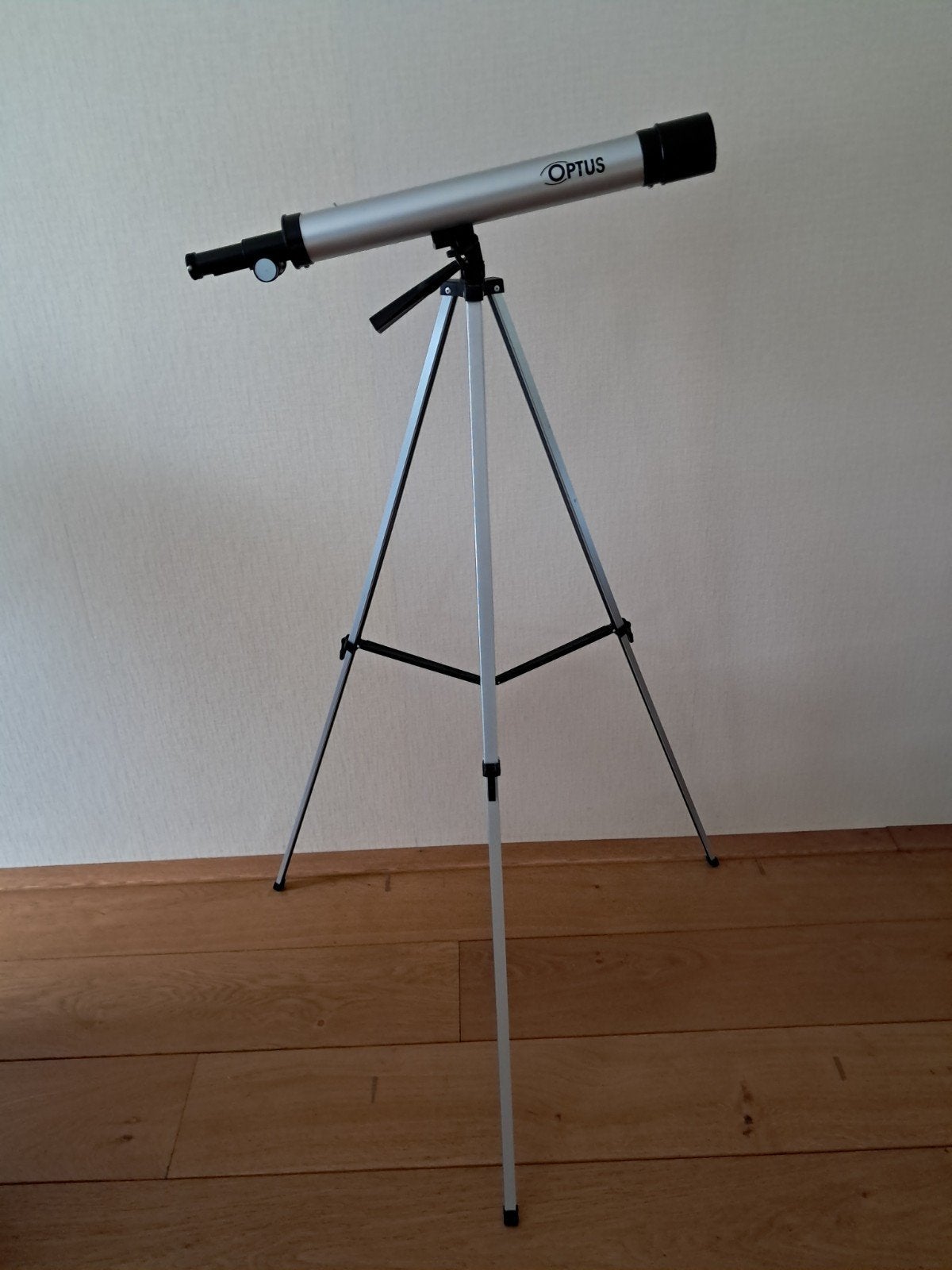 Optus Refractor Telescoop met Statief, Audio, Tv en Foto, Optische apparatuur | Telescopen, Gebruikt, Lenzentelescoop (refractor)