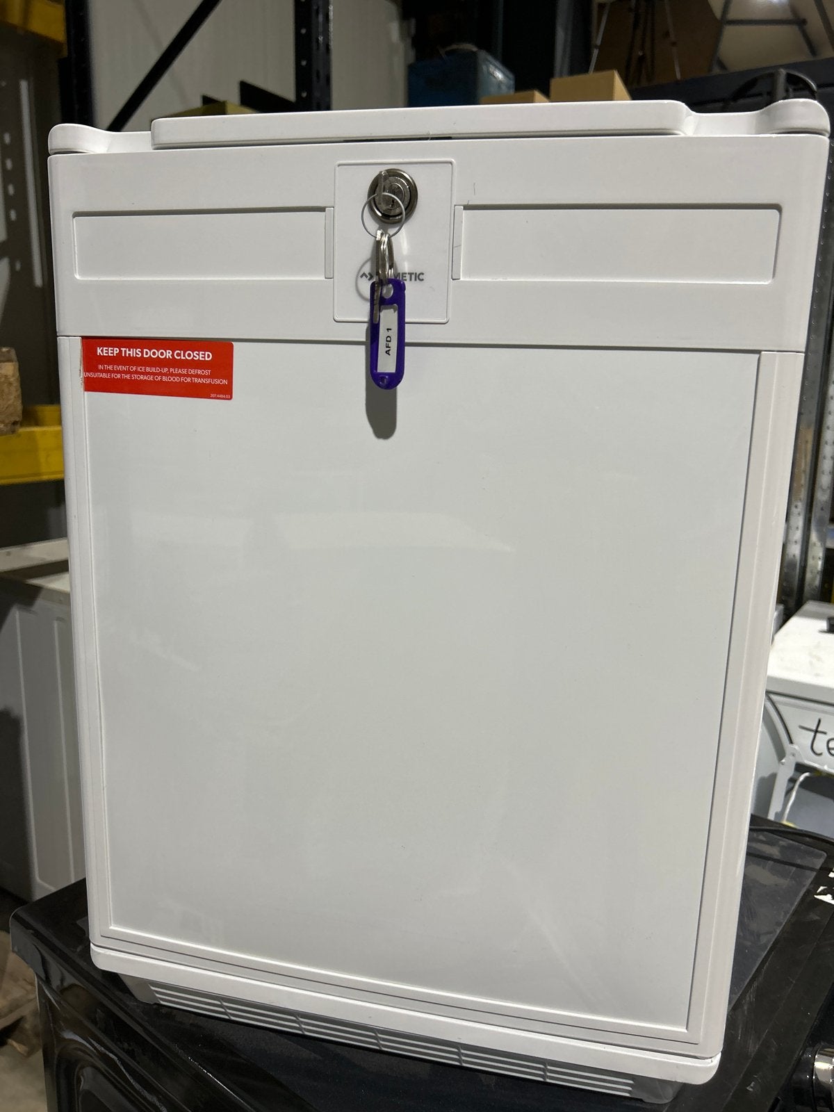 Dometic dsh20-60 medicijn koelkast - nieuwwaarde 1199 euro, Witgoed en Apparatuur, Koelkasten en IJskasten, Ophalen, Zonder vriesvak