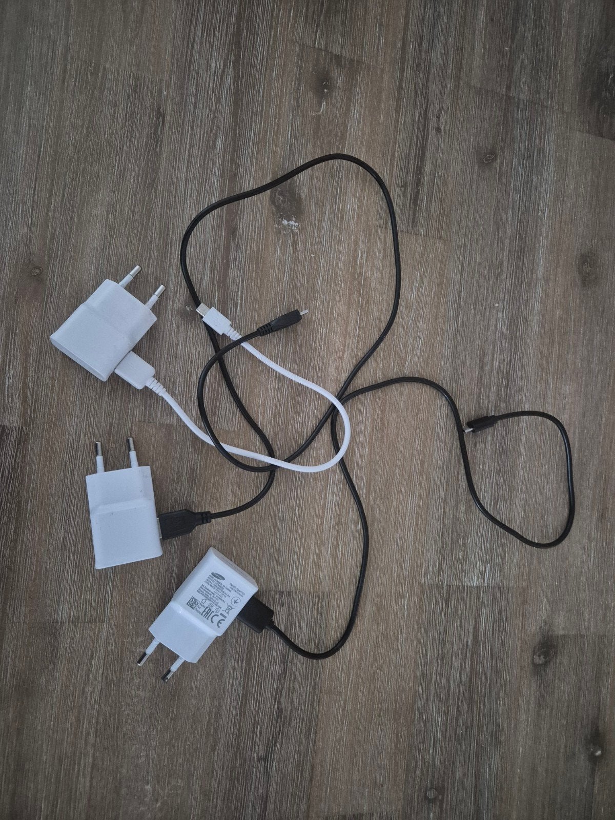 3 Samsung telefoonopladers met kabel, Ophalen, Zo goed als nieuw, Samsung