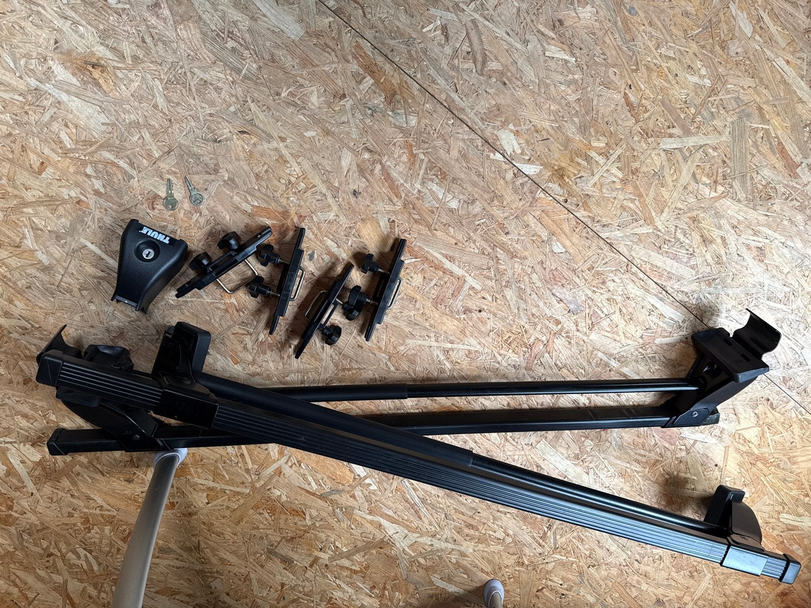 Thule dakdragers met slot en sleutels, Ophalen, Gebruikt