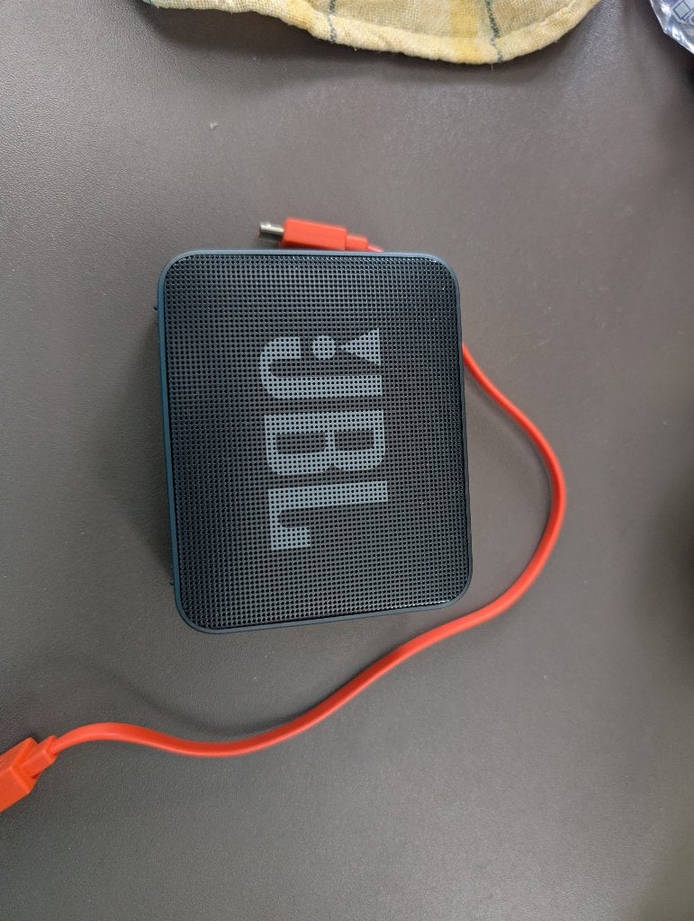 JBL Go Essential Draagbare Speaker met Oplader, Audio, Tv en Foto, Luidsprekers, Zo goed als nieuw, Draagbare speaker, Minder dan 60 watt